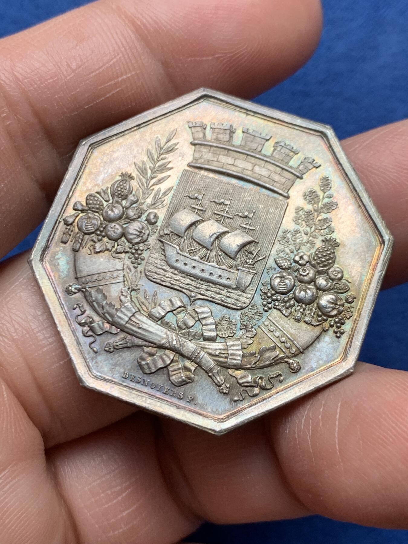 《竞宝斋》第472场 周日，周一，周二 3场连拍 （全场包邮）欢迎送拍 法国八角银质jeton，巴黎商会，代表财富的大丰饶角，20.00g，36.2mm，蜜蜂边铭