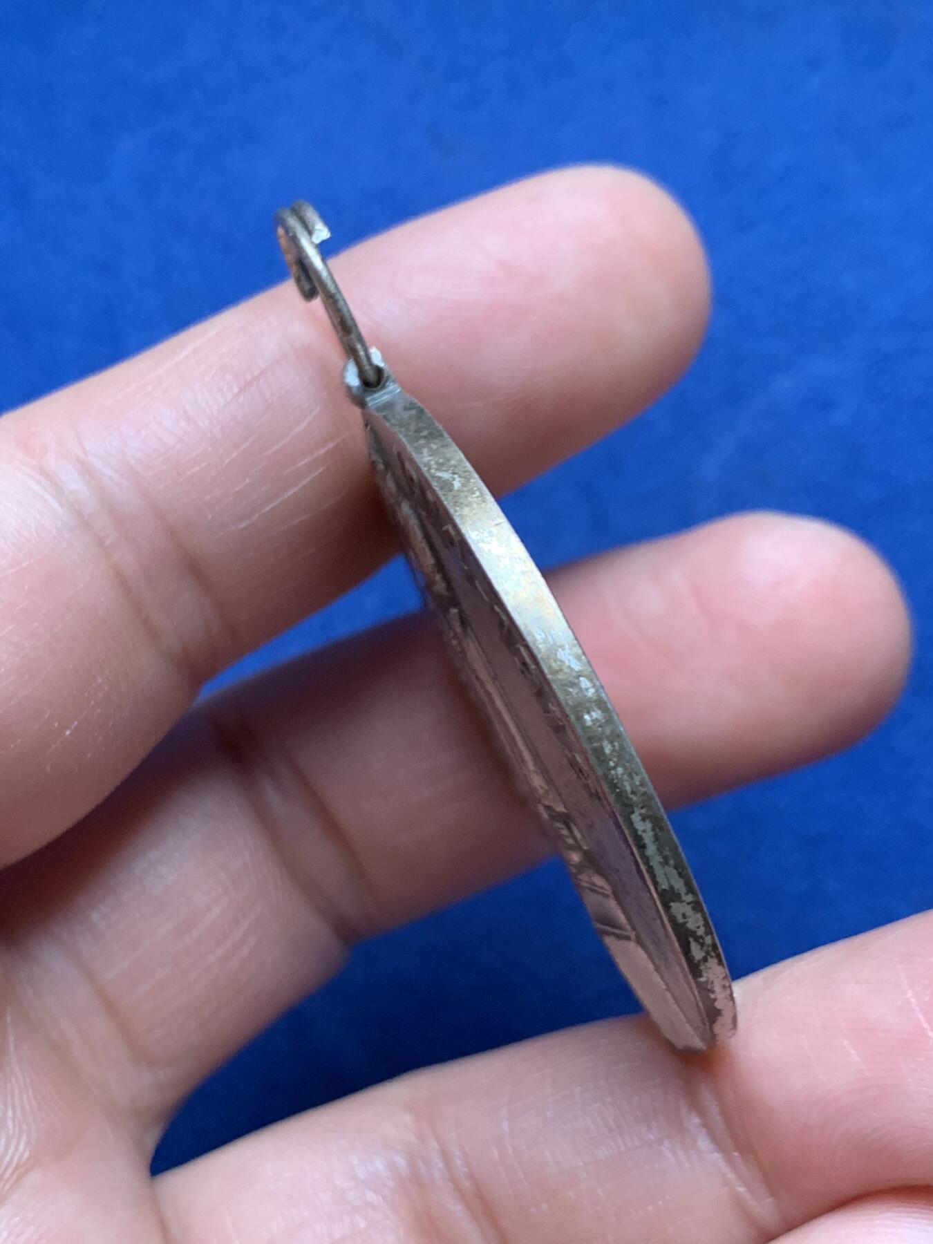 《竞宝斋》第472场 周日，周一，周二 3场连拍 （全场包邮）欢迎送拍 瑞士“游骑兵（Les Rangiers）”一战纪念碑纪念章，属于瑞士历史古迹系列（第16号），由雕刻师 DEKA 制作。29.5克，39.7mm。