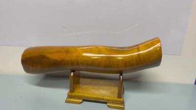 零元拍：前一阵送出去加工好的一根横财，太漂亮了，配了底座，尺寸：42.5/9.5/