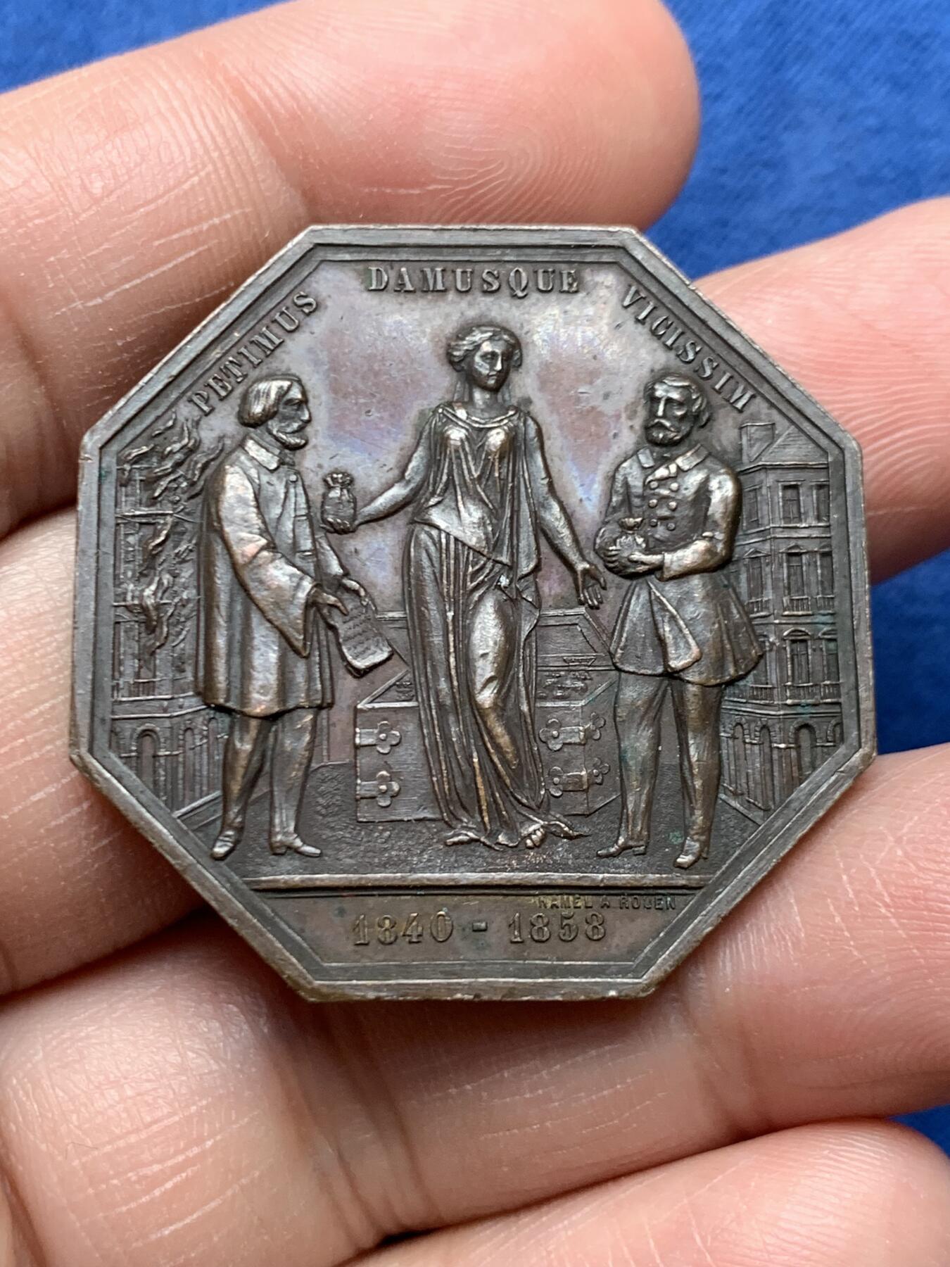 《竞宝斋》第472场 周日，周一，周二 3场连拍 （全场包邮）欢迎送拍 法国克莱门汀火灾保险公司八角铜质代币，23.33g，36.3mm，手指边铭