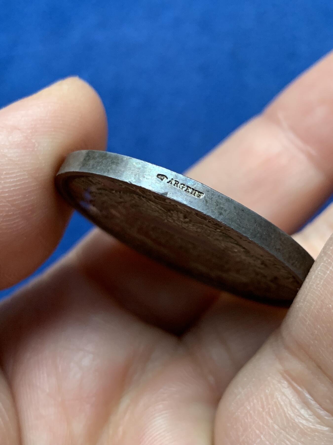 《竞宝斋》第472场 周日，周一，周二 3场连拍 （全场包邮）欢迎送拍 法国拿破仑三世头像帝国印刷局银质代币，24.6g，35.8mm，手指边铭