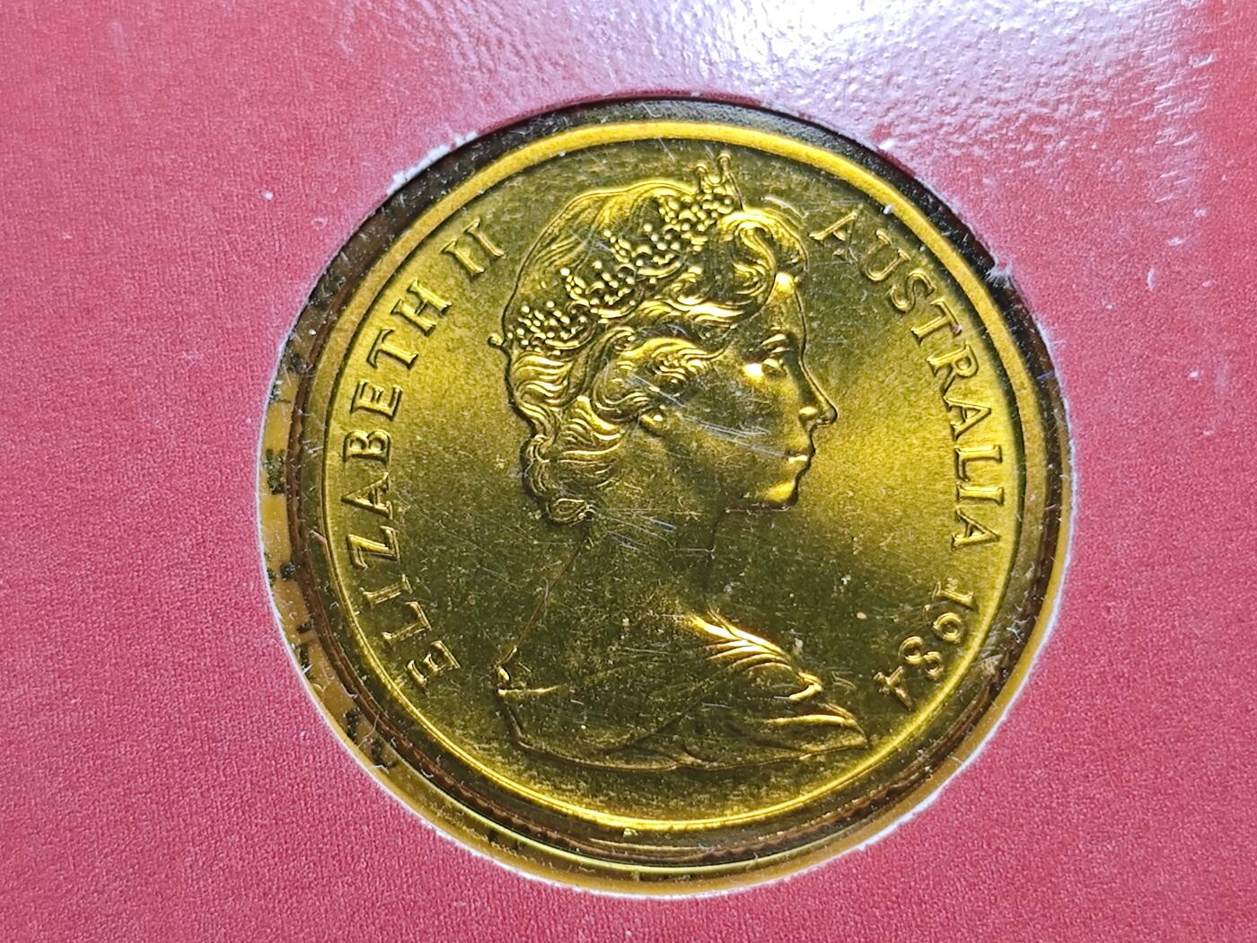 KK钱币收藏小铺   套币专场 2月预留时间 周末发货  1984澳大利亚1元袋鼠 卡册 好品