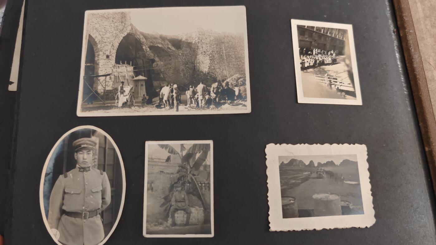 东亚勋章徽章主题拍卖 ⑨ 日军相册一本 要大量中国战场照片 飞机 租界巡警 马匹 合影 日式装备 还有不太好的照片等（ 极其珍贵 数量巨多分上中下三次才能展示完全 希望能都看一下 要部分可能上传重复130多张 （上）（一个上穿不完所以还有下 请在次出价）