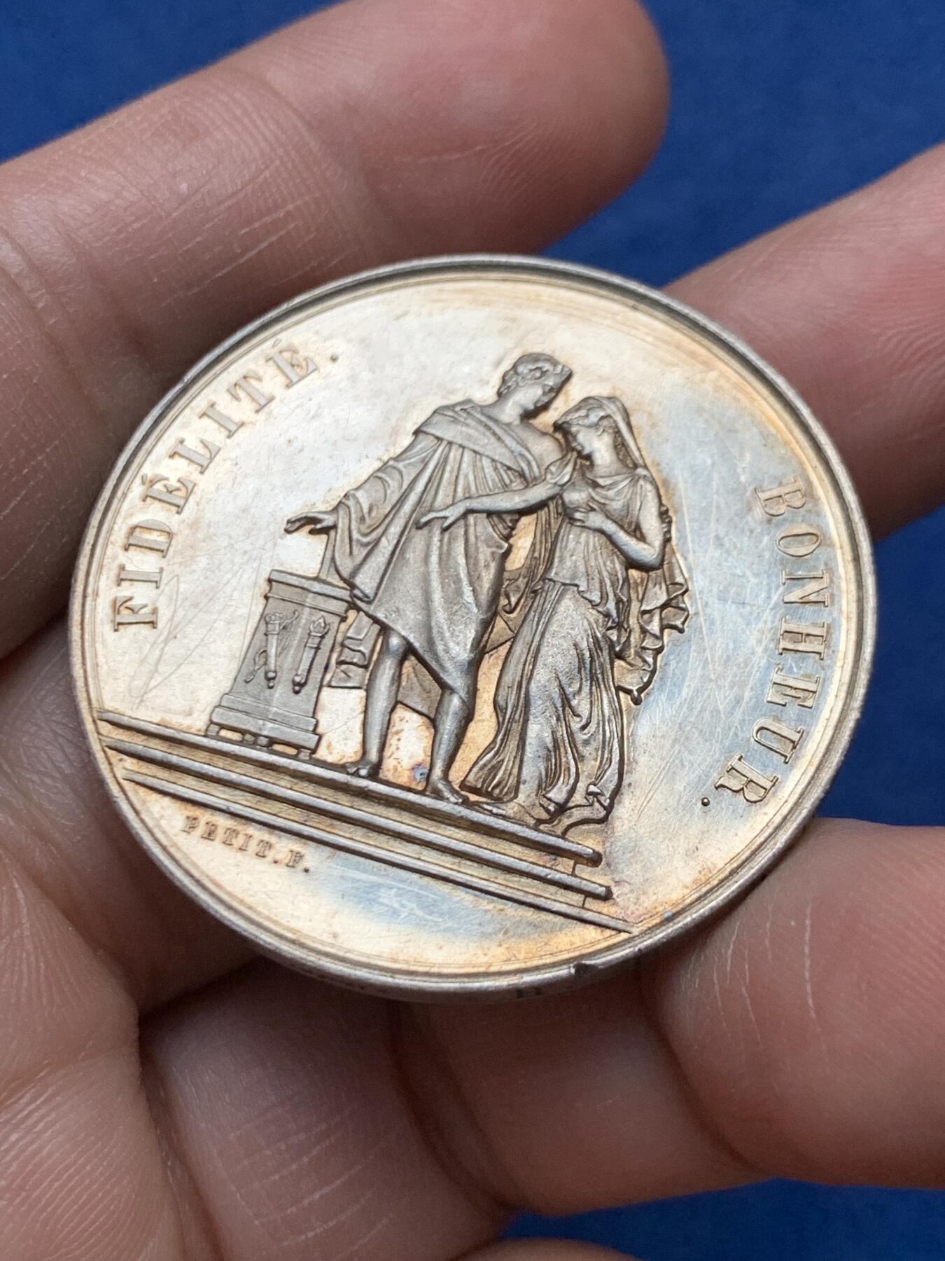 《竞宝斋》第472场 周日，周一，周二 3场连拍 （全场包邮）欢迎送拍 法国婚姻与爱情纪念银章，24.54g，39mm，蜜蜂边铭