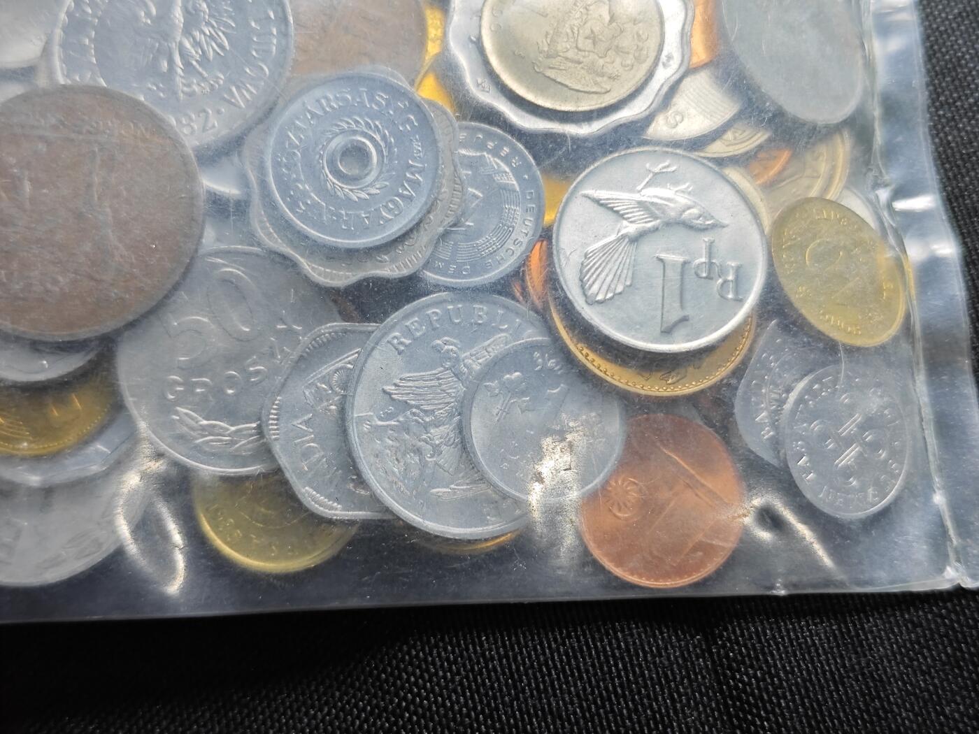 KK钱币收藏小铺   套币专场 2月预留时间 周末发货  外国硬币100种 好品