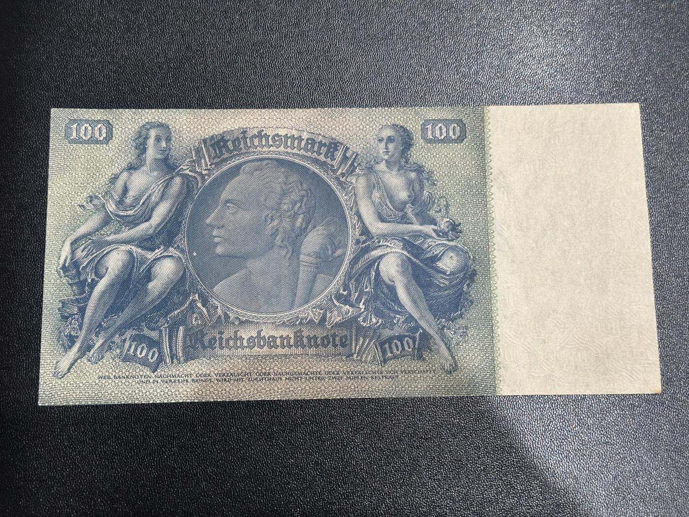 《外钞收藏家》第六百一十九期（精品场）（长期征集拍品、欢迎藏友们联系合作） 1924年版德国100马克 A冠 正面左下角有黄 UNC- 尾086