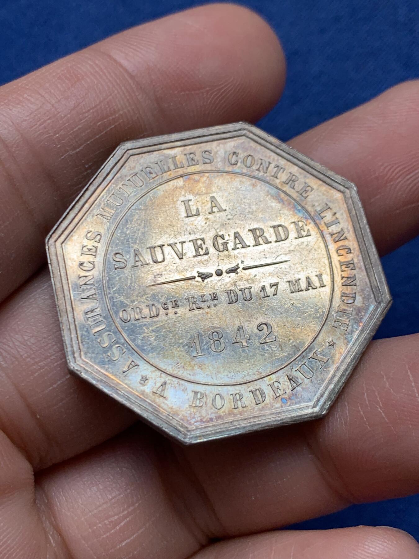 《竞宝斋》第472场 周日，周一，周二 3场连拍 （全场包邮）欢迎送拍 法国八角银质代币，波尔多火灾保险公司，19.25g，35mm，手指边铭