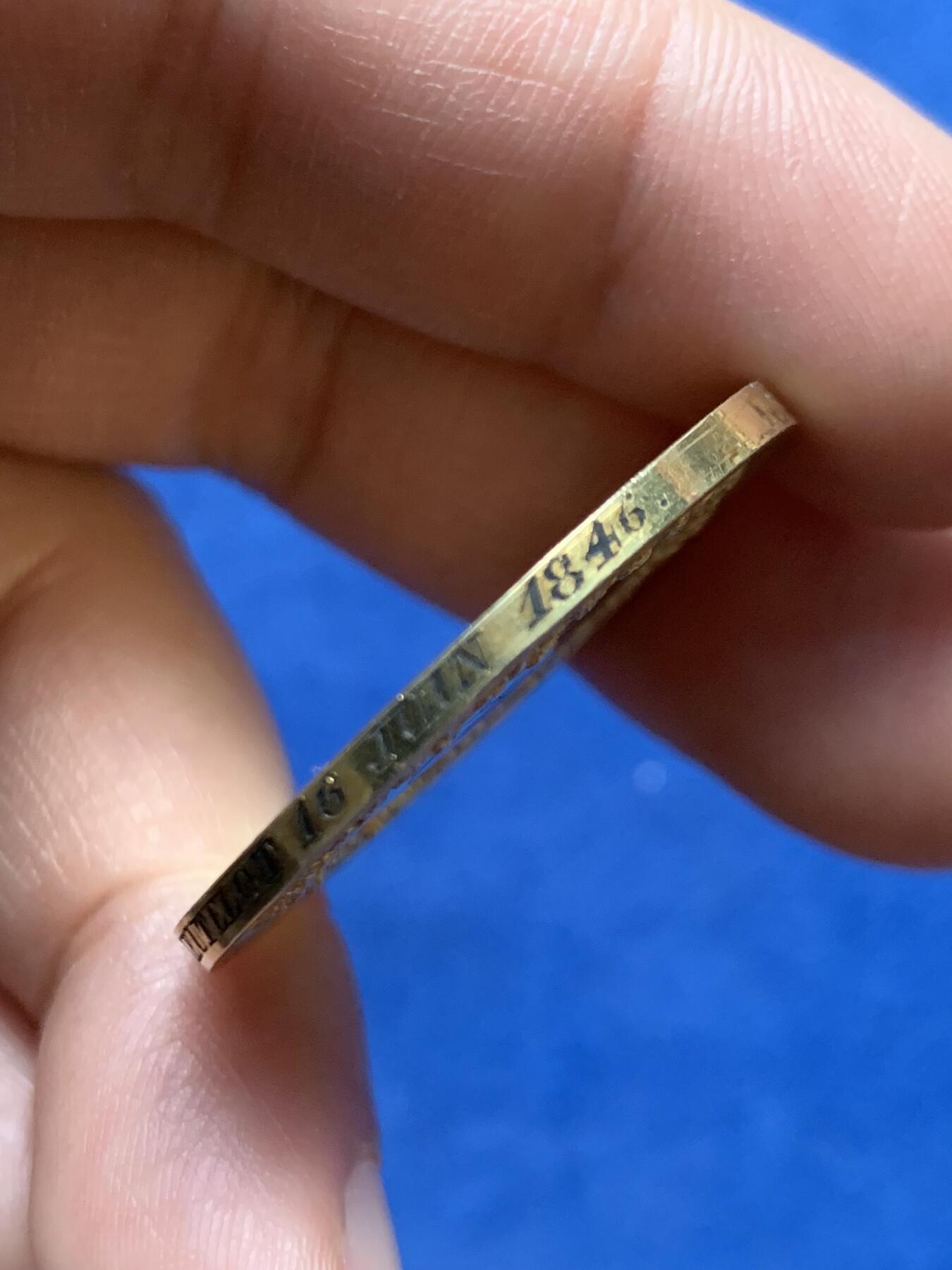 《竞宝斋》第472场 周日，周一，周二 3场连拍 （全场包邮）欢迎送拍 法国爱情与婚姻结婚纪念镀金银章，品相完整，金光闪闪，花体字漂亮，值得珍藏，带原盒。直径：33.2mm，重：16.5g