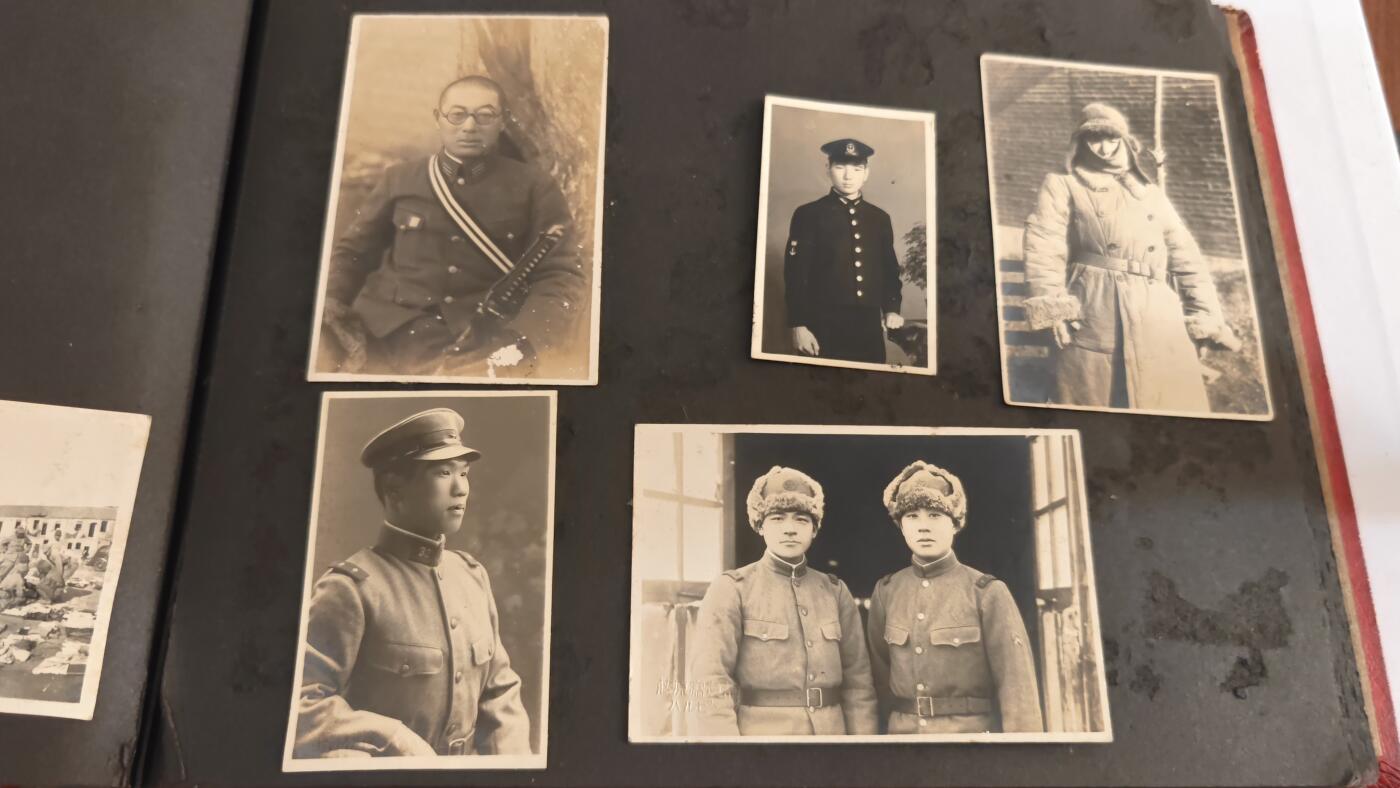 东亚勋章徽章主题拍卖 ⑨ 日军相册一本 要大量中国战场照片 飞机 租界巡警 马匹 合影 日式装备 还有不太好的照片等（ 极其珍贵 数量巨多分上中下三次才能展示完全 希望能都看一下 要部分可能上传重复130多张 （上）（一个上穿不完所以还有下 请在次出价）