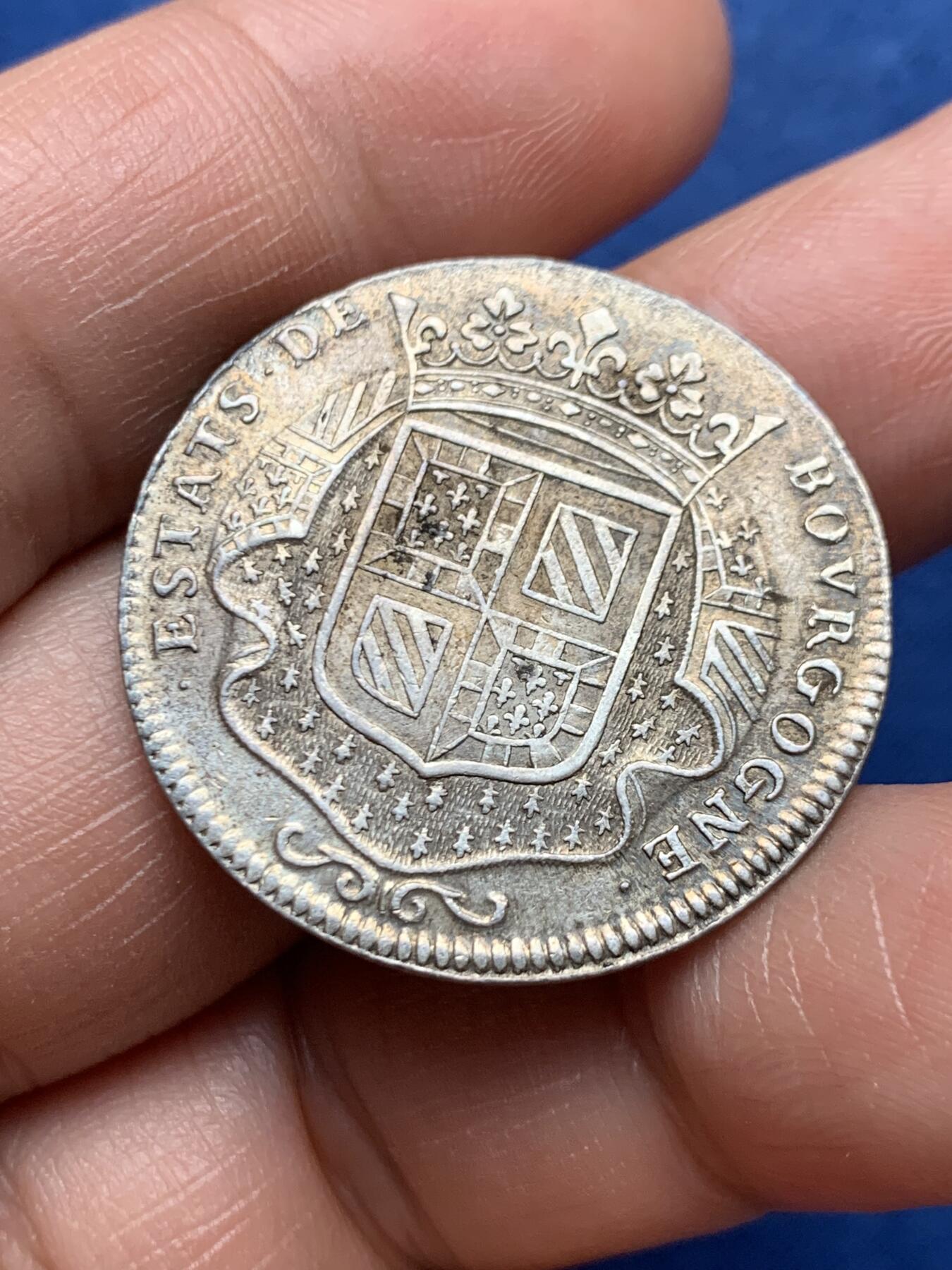 《竞宝斋》第472场 周日，周一，周二 3场连拍 （全场包邮）欢迎送拍 法国1688年勃艮第恢复和平银质代币，11.26g，30.3mm