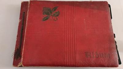 东亚勋章徽章主题拍卖 ⑨ - 日军相册一本 要大量中国战场照片 飞机 租界巡警 马匹 合影 日式装备 还有不太好的照片等（ 极其珍贵 数量巨多分上中下三次才能展示完全 希望能都看一下 要部分可能上传重复130多张 （上）（一个上穿不完所以还有下 请在次出价）