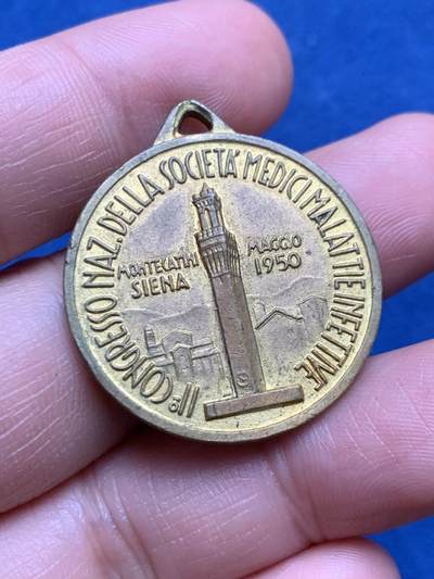 《竞宝斋》第472场 周日，周一，周二 3场连拍 （全场包邮）欢迎送拍 - 1950年意大利锡耶纳（Siena）全国医学会议双联镀金 纪念章，为同时纪念两场同期召开的医学大会而发行。10.82克，30mm。
