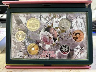 第193期拍卖 - 日本2016年精制套（带一枚精制彩色银章） 赏樱-牡丹 含20克925银 发行量：1万8千 盒证全