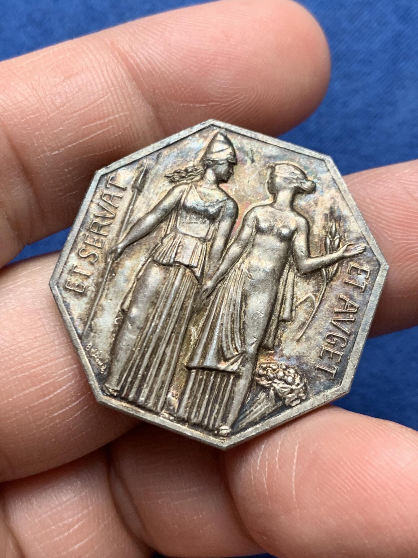 《竞宝斋》第472场 周日，周一，周二 3场连拍 （全场包邮）欢迎送拍 法国八角银质代币，昂热市股票证券交易所，21.66g，32.2mm，丰饶角1边铭，含银95%