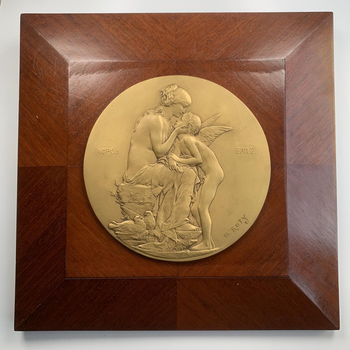 掌中浮雕-藏着的欧洲第055场 法国新艺术单面大铜章，章体17.3cm，木框30.9cm