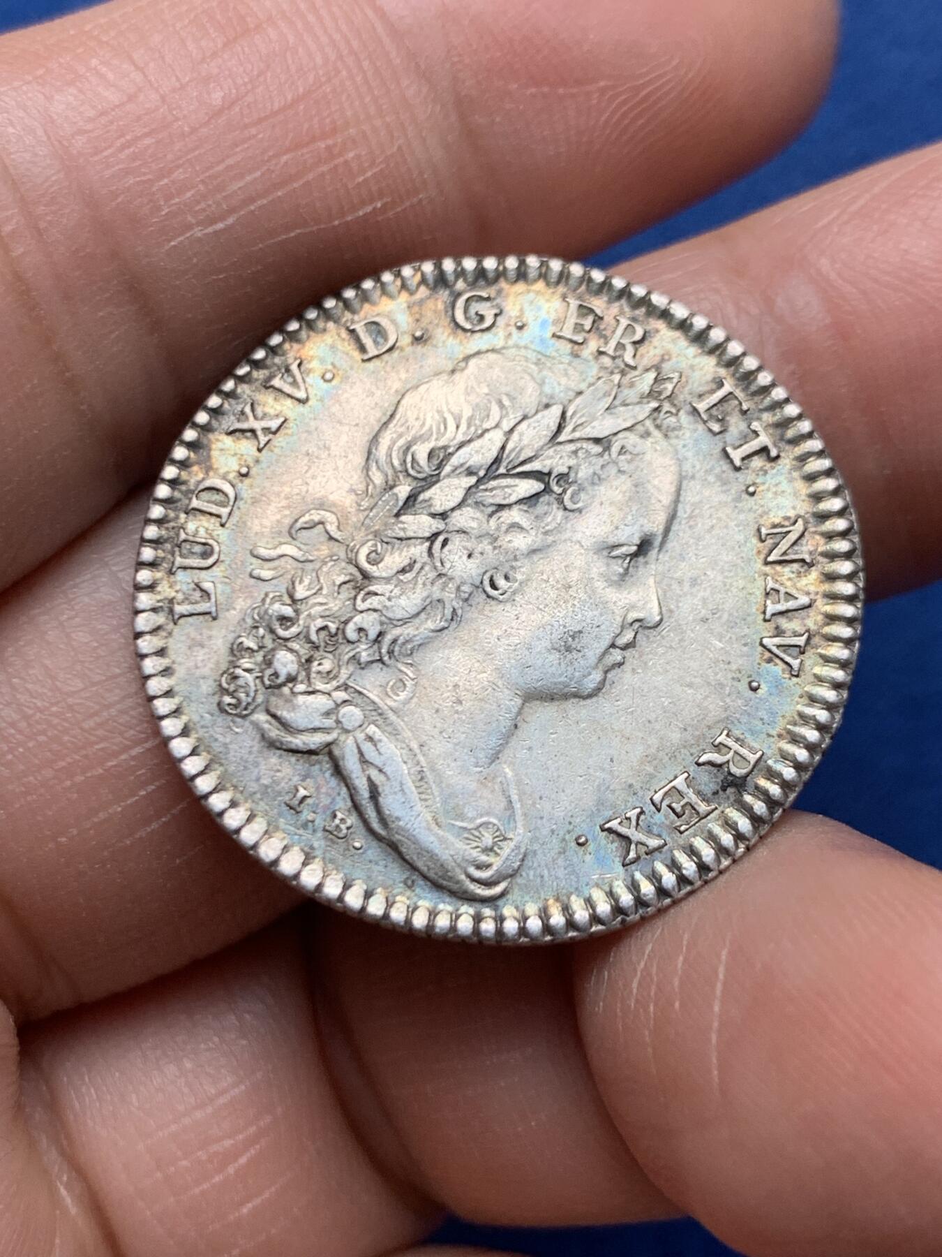 《竞宝斋》第472场 周日，周一，周二 3场连拍 （全场包邮）欢迎送拍 法国路易十五头像巴黎城市景观银质代币，6.14g，28.9mm