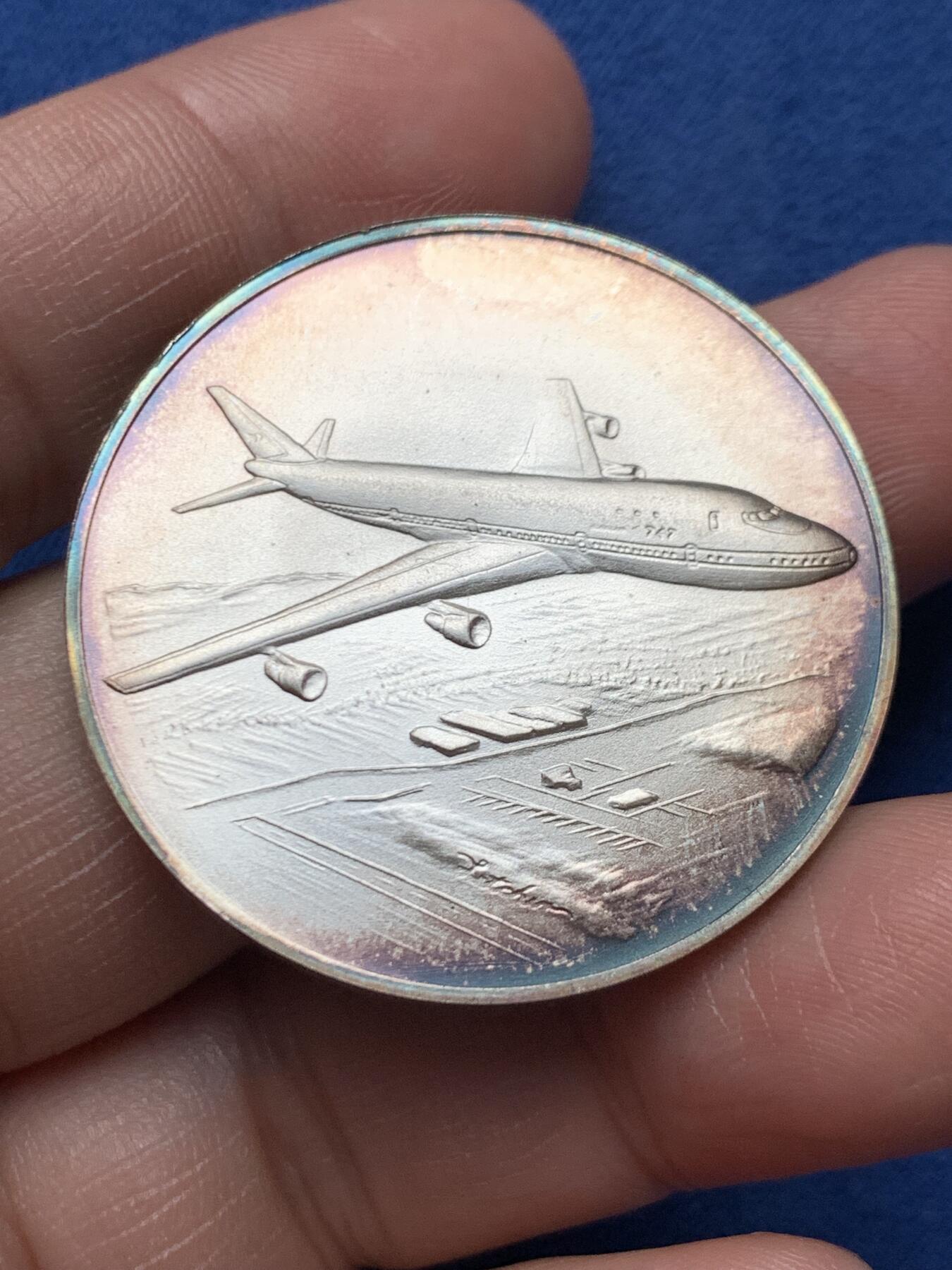 《竞宝斋》第472场 周日，周一，周二 3场连拍 （全场包邮）欢迎送拍 1969年波音747首次飞行纪念银章，999银，直径：38.6mm，重：24.3g