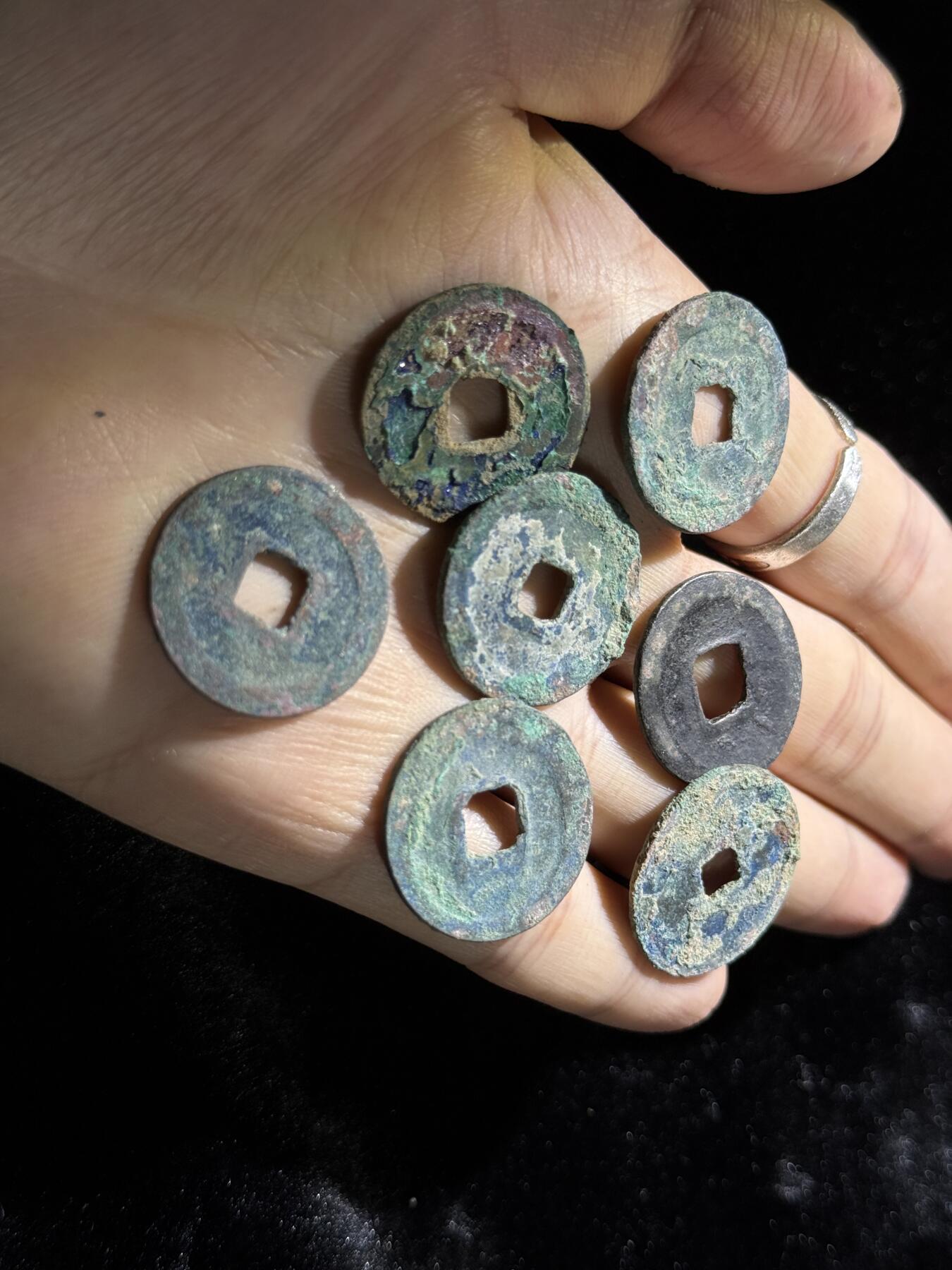 戎马世界章牌大赏，铜钱场 元佑、皇宋、政和通宝小平钱一组