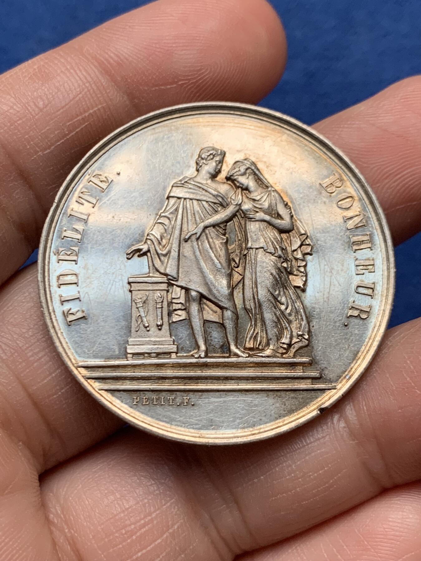 《竞宝斋》第472场 周日，周一，周二 3场连拍 （全场包邮）欢迎送拍 法国婚姻与爱情纪念银章，24.54g，39mm，蜜蜂边铭