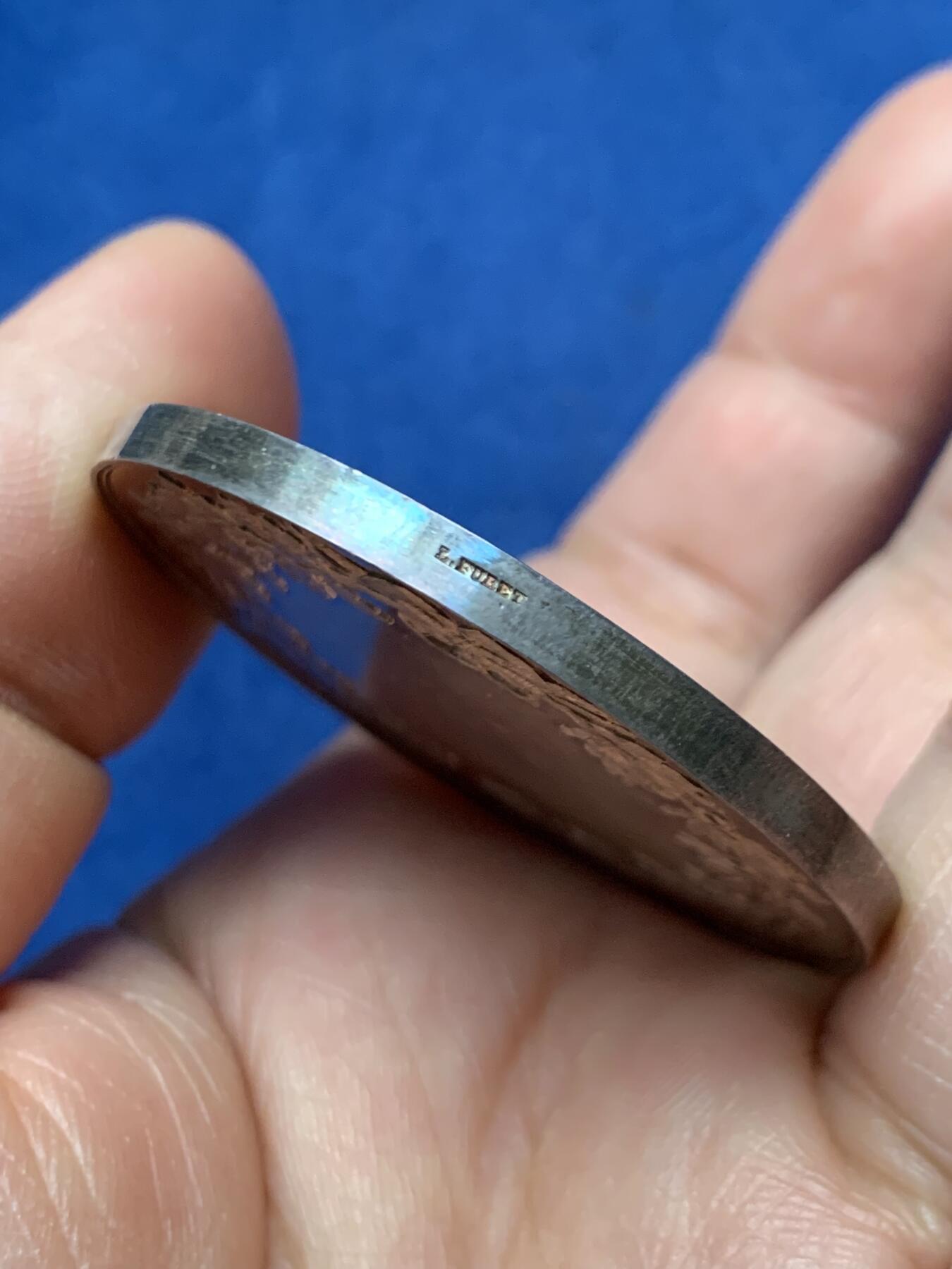 《竞宝斋》第472场 周日，周一，周二 3场连拍 （全场包邮）欢迎送拍 瑞士表彰工业和美术银质奖章，40.15g，45.4mm，侧面：L. FURET