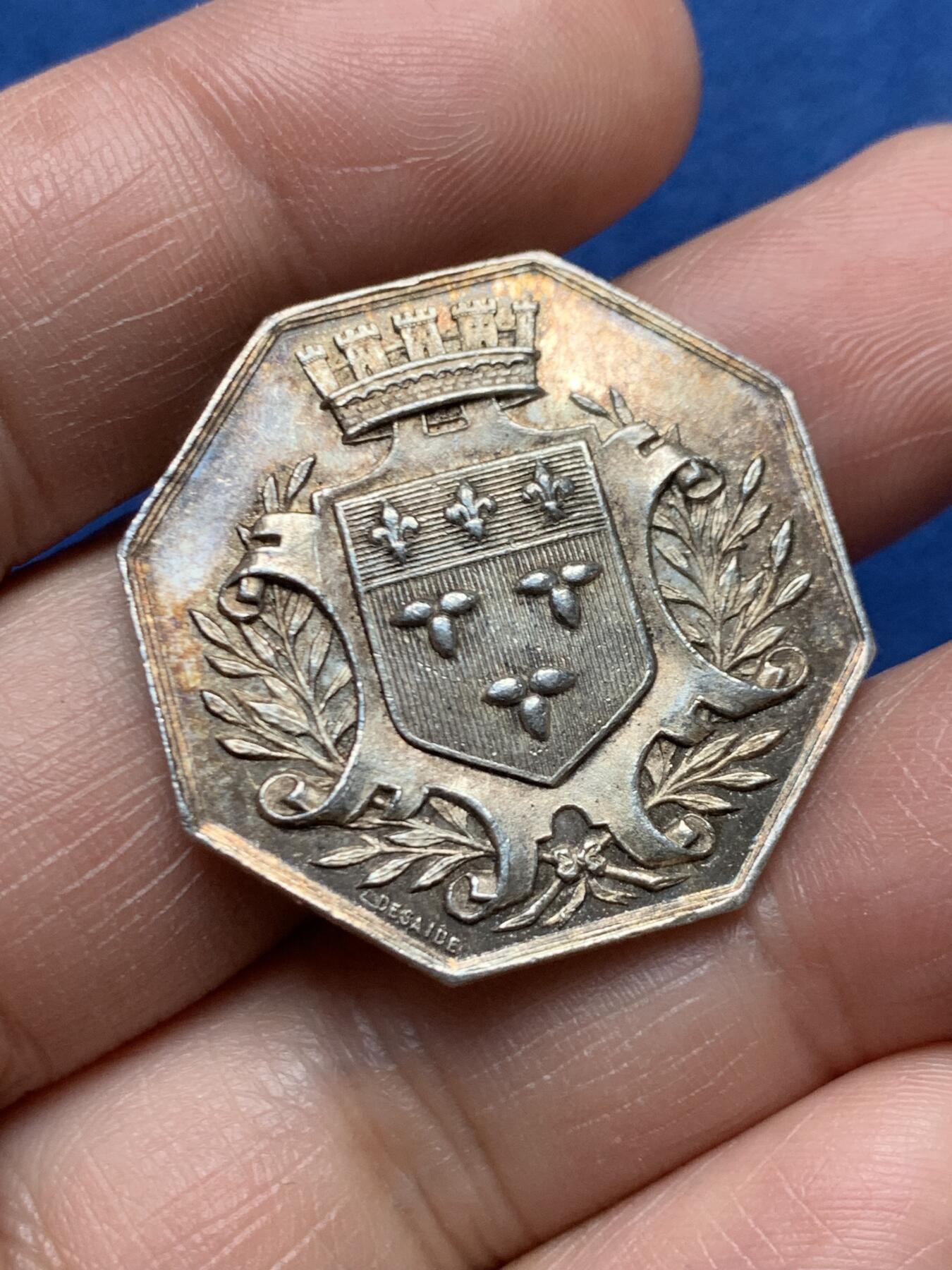 《竞宝斋》第472场 周日，周一，周二 3场连拍 （全场包邮）欢迎送拍 法国1832年奥尔良卢瓦雷省储蓄银行八角银代币，12.85克，31mm，蜜蜂银标边铭。