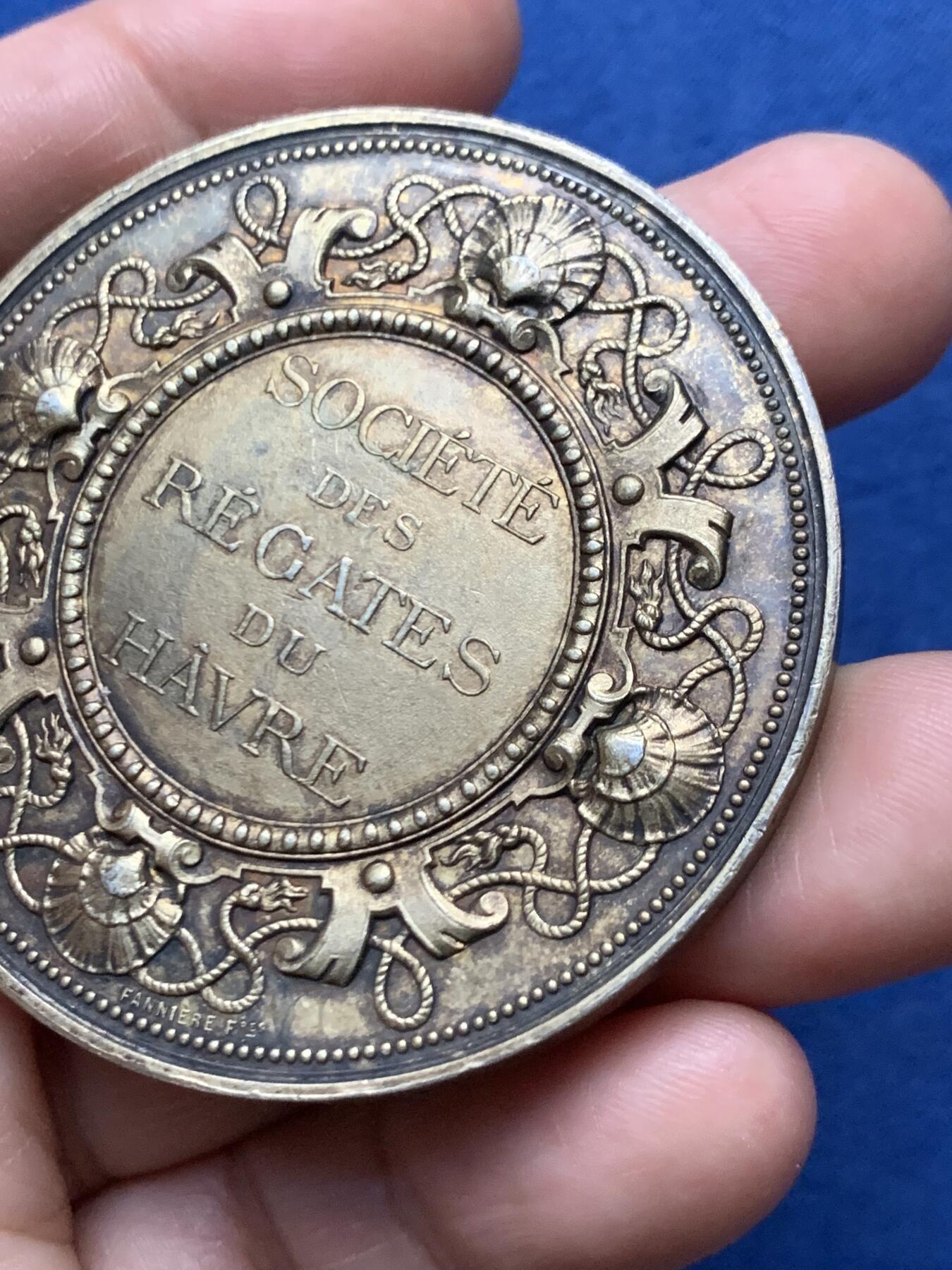 《竞宝斋》第472场 周日，周一，周二 3场连拍 （全场包邮）欢迎送拍 法国勒阿弗尔帆船协会镀金银章，82.5g，55.2mm，丰饶角边铭