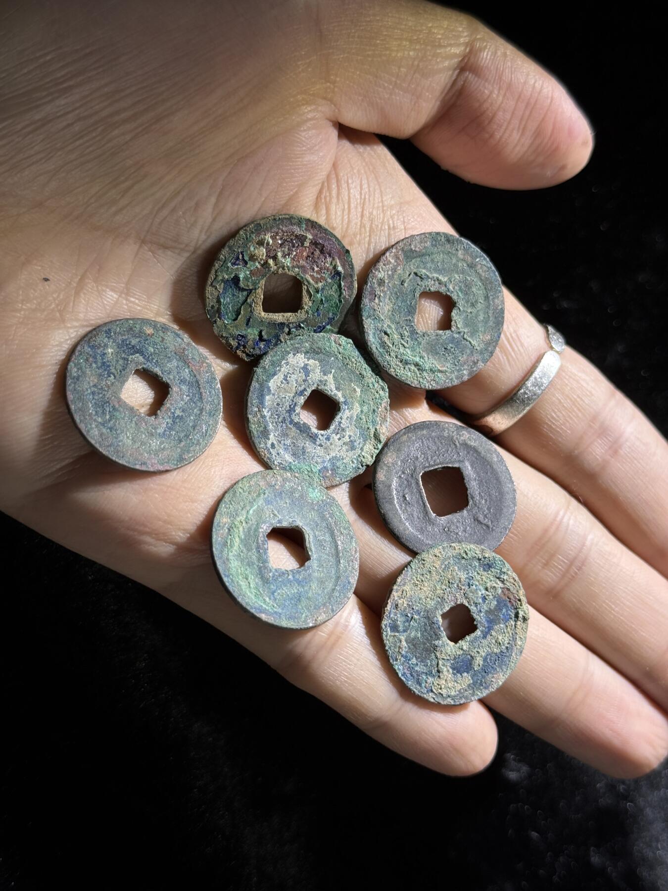 戎马世界章牌大赏，铜钱场 元佑、皇宋、政和通宝小平钱一组