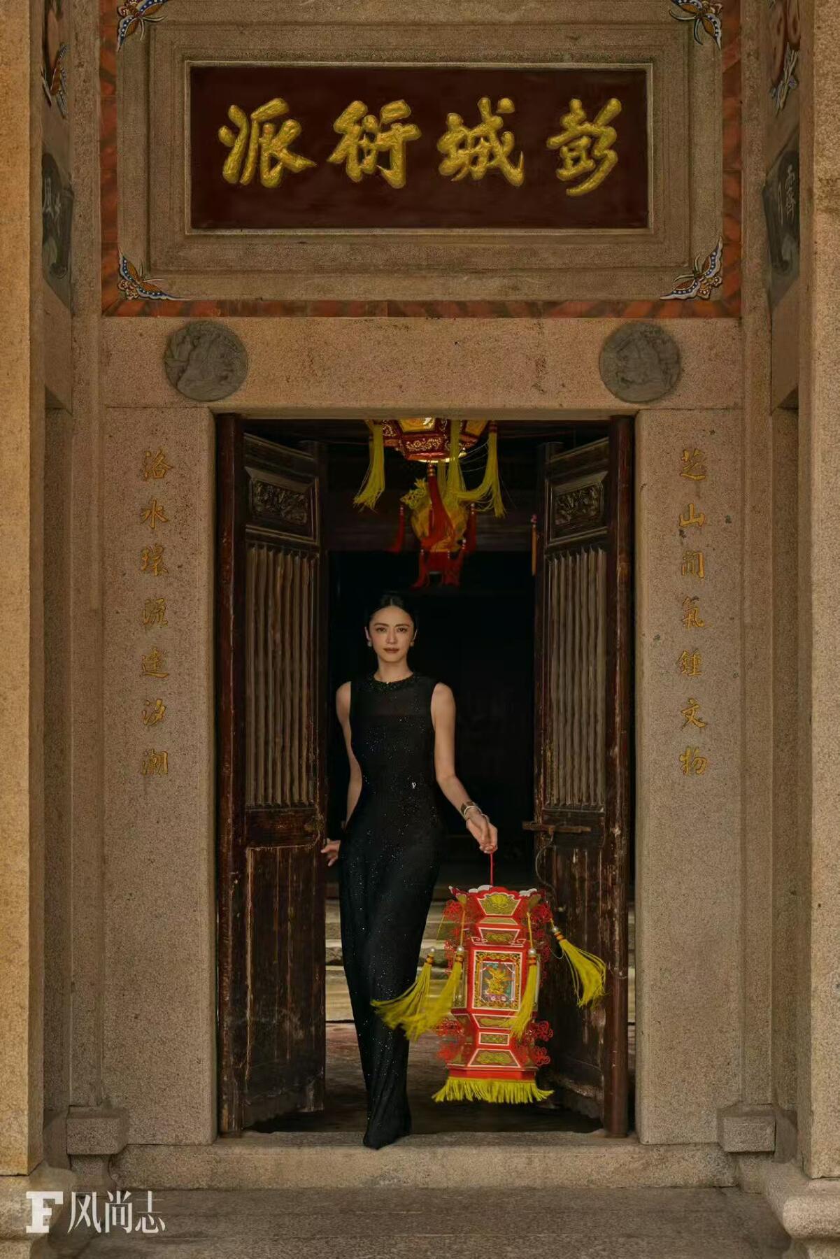 零元拍：这怎么姚晨离婚就问有没有姚晨签名，人家只是离婚又不是不给签名了[捂脸]只有一张姚晨亲签家乡泉州簪花纪念卡，来拍吧！