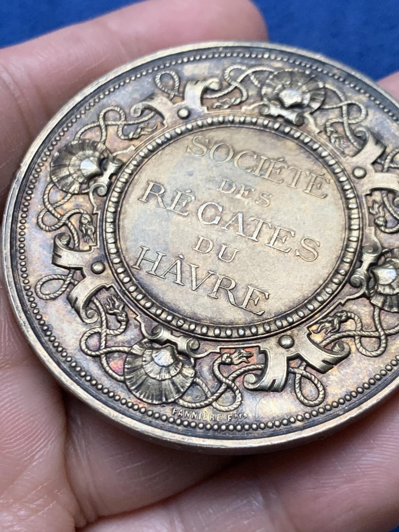 《竞宝斋》第472场 周日，周一，周二 3场连拍 （全场包邮）欢迎送拍 法国勒阿弗尔帆船协会镀金银章，82.5g，55.2mm，丰饶角边铭