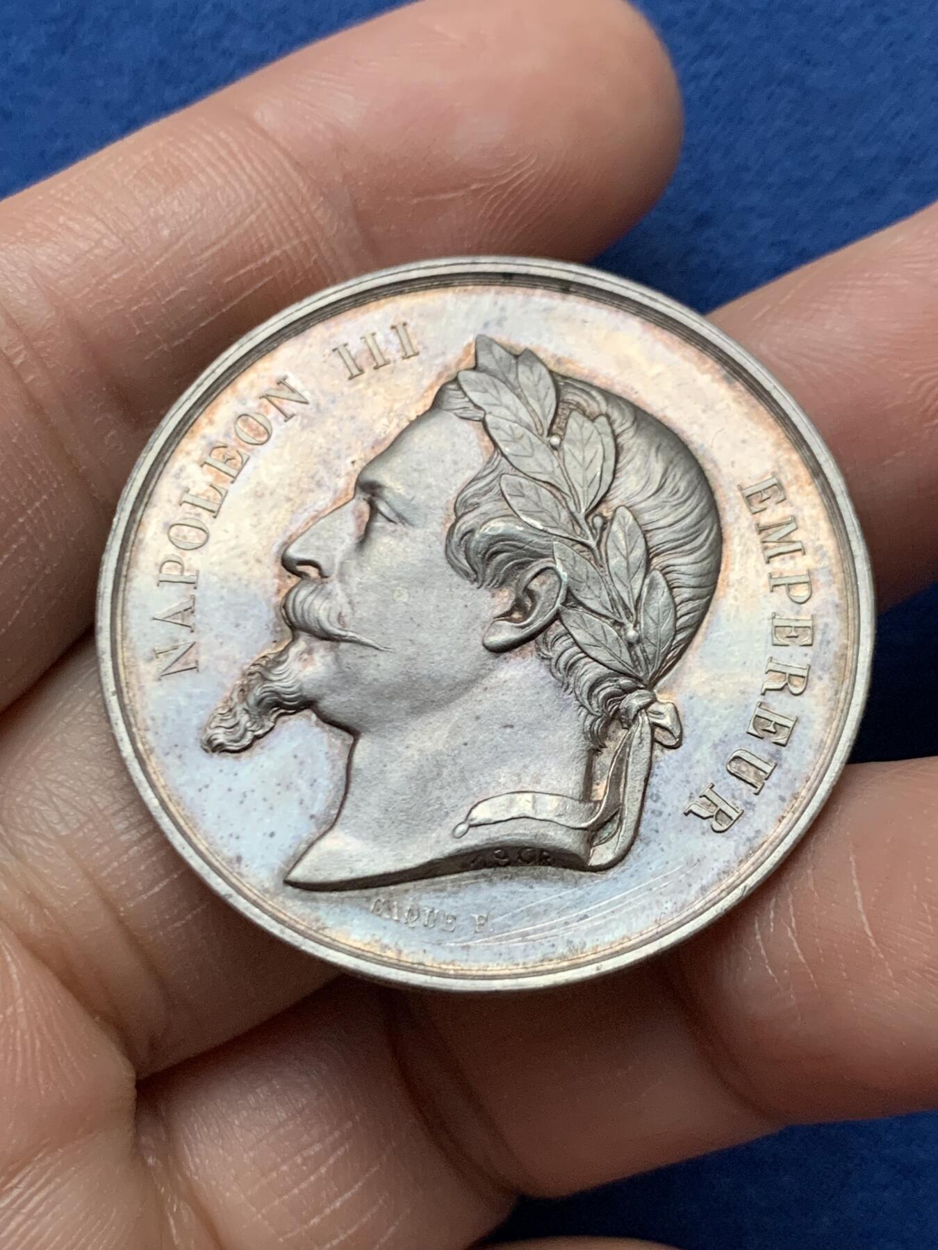 《竞宝斋》第472场 周日，周一，周二 3场连拍 （全场包邮）欢迎送拍 法国拿破仑三世银章 36.5mm 22.5g 蜜蜂银标边铭