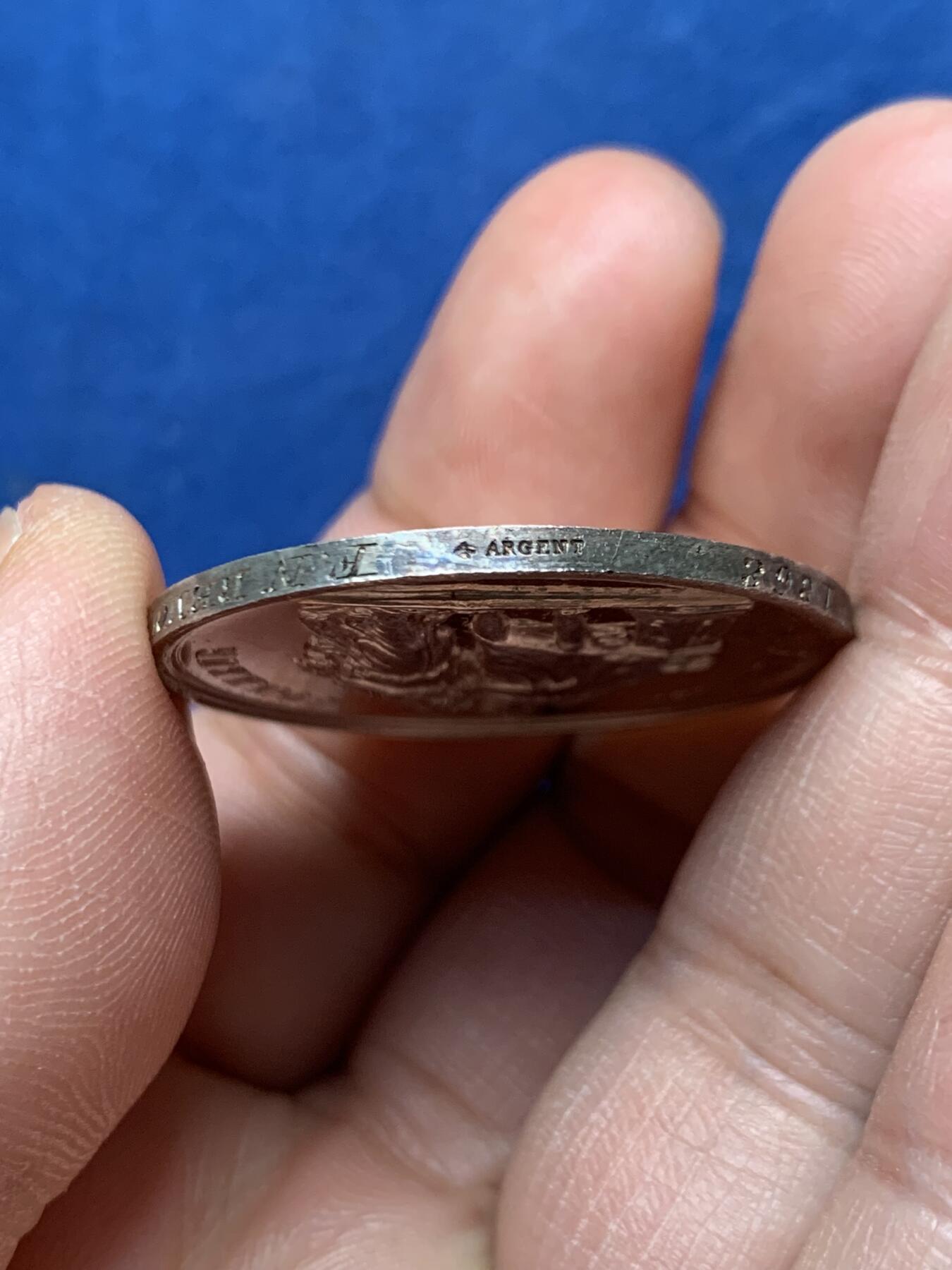 《竞宝斋》第472场 周日，周一，周二 3场连拍 （全场包邮）欢迎送拍 法国婚姻与爱情纪念银章，15.55g，33.6mm，蜜蜂边铭