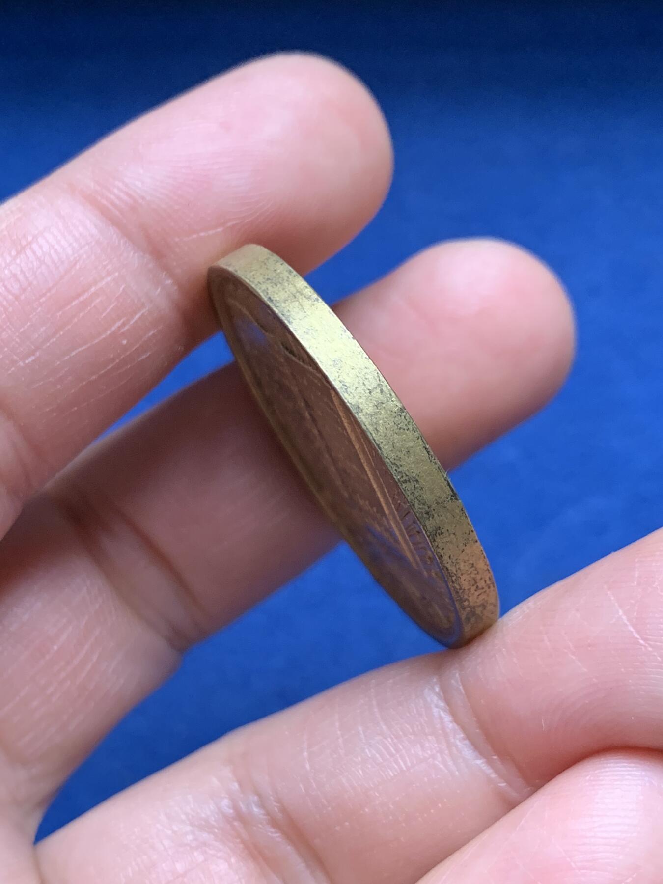 《竞宝斋》第472场 周日，周一，周二 3场连拍 （全场包邮）欢迎送拍 1835年瑞士日内瓦宗教改革第三次禧年纪念章，是新教历史与日内瓦宗教文化的重要实物，少见镀金版本。18.85克，33.3mm。