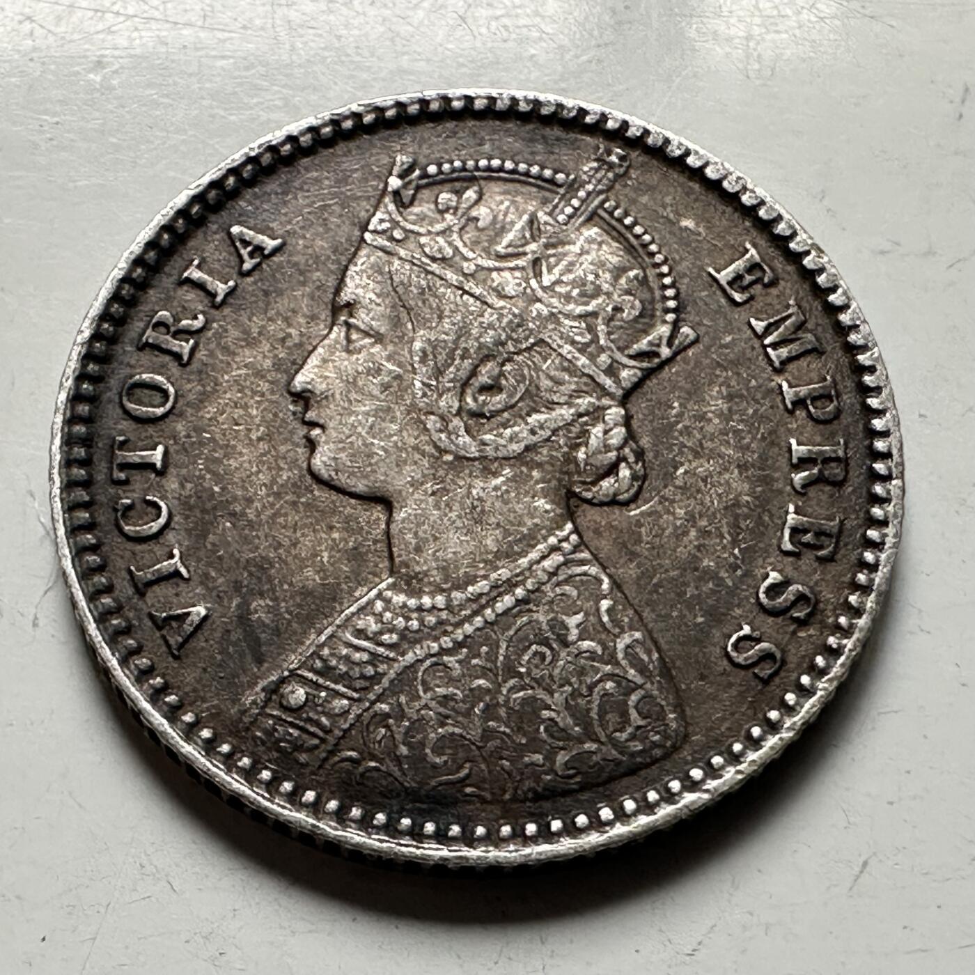 🌹外币初藏🌹🐯2026年第30场   每周二四六晚8️⃣点 接代拍 英属印度1877年 维多利亚女皇 1/4卢比 银币 91.7%银 2.92克 19毫米