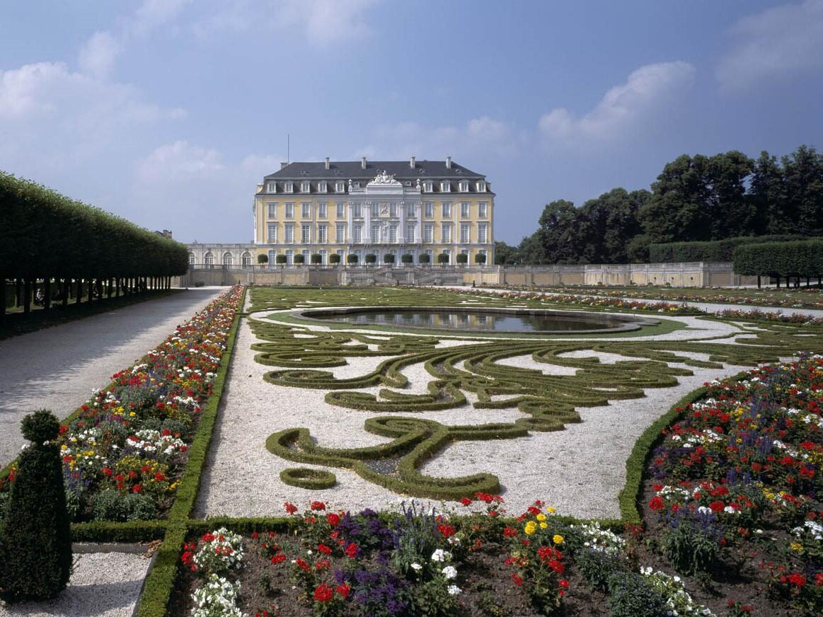 【俄甄集藏】2026年(049)03-18星期三 晚 19:30 全场包邮