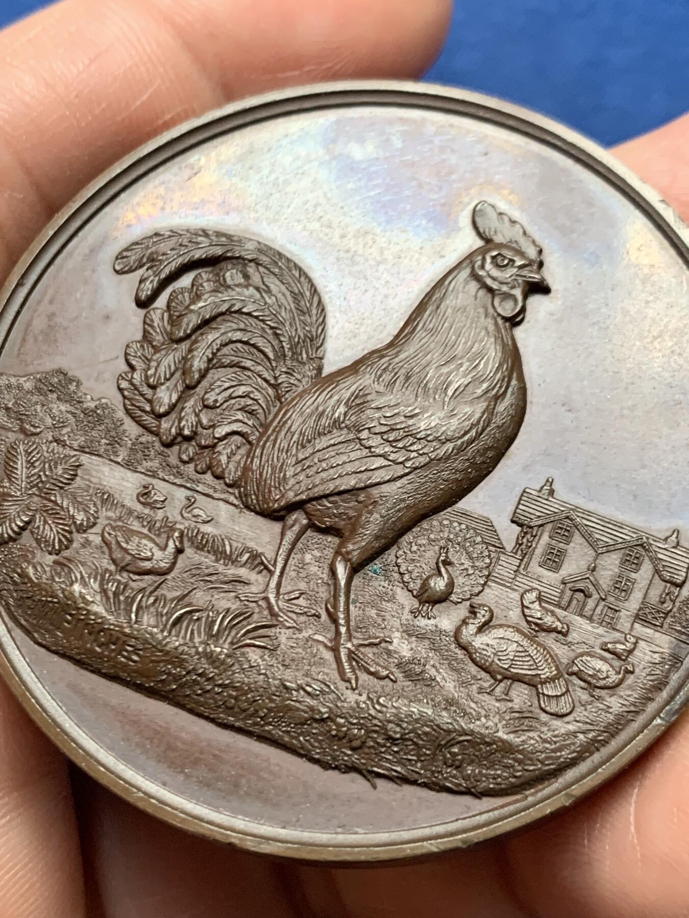 《竞宝斋》第472场 周日，周一，周二 3场连拍 （全场包邮）欢迎送拍 英国伦敦阿纳利家禽展铜章，68.7g，50.5mm