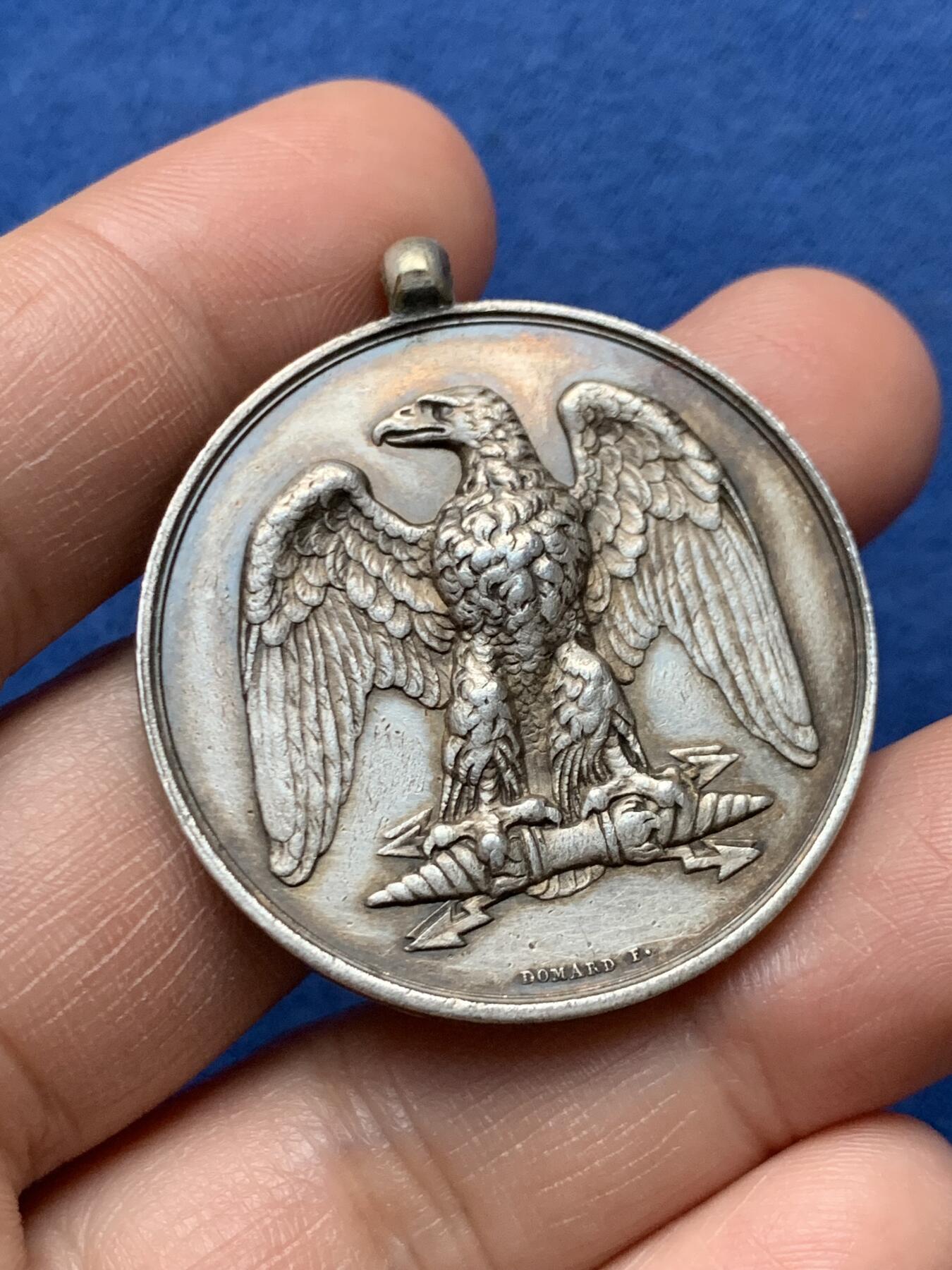 《竞宝斋》第472场 周日，周一，周二 3场连拍 （全场包邮）欢迎送拍 法国雄鹰火灾保险公司银章，23.96g，38mm，手指边铭