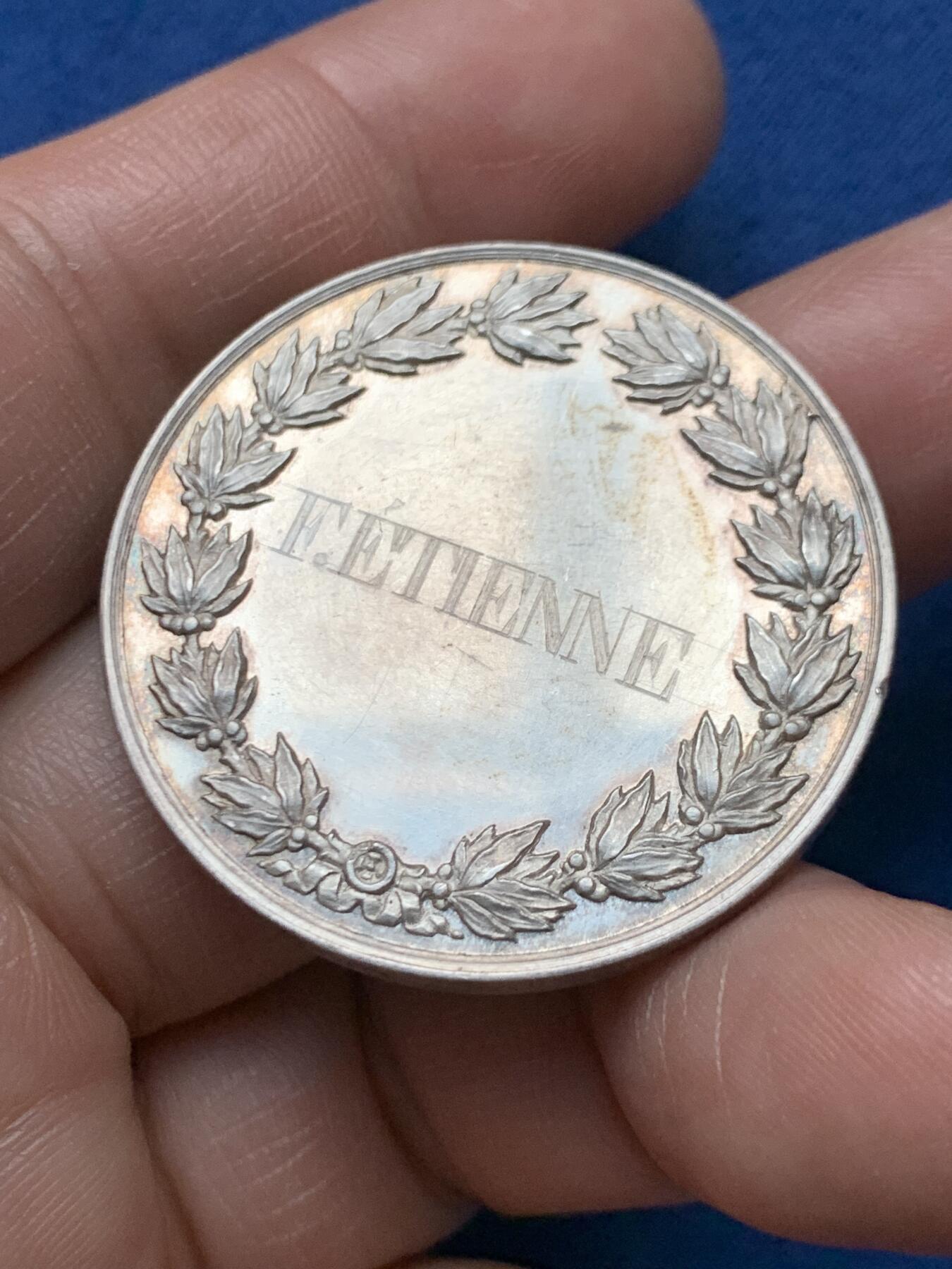 《竞宝斋》第472场 周日，周一，周二 3场连拍 （全场包邮）欢迎送拍 法国拿破仑三世银章 36.5mm 22.5g 蜜蜂银标边铭