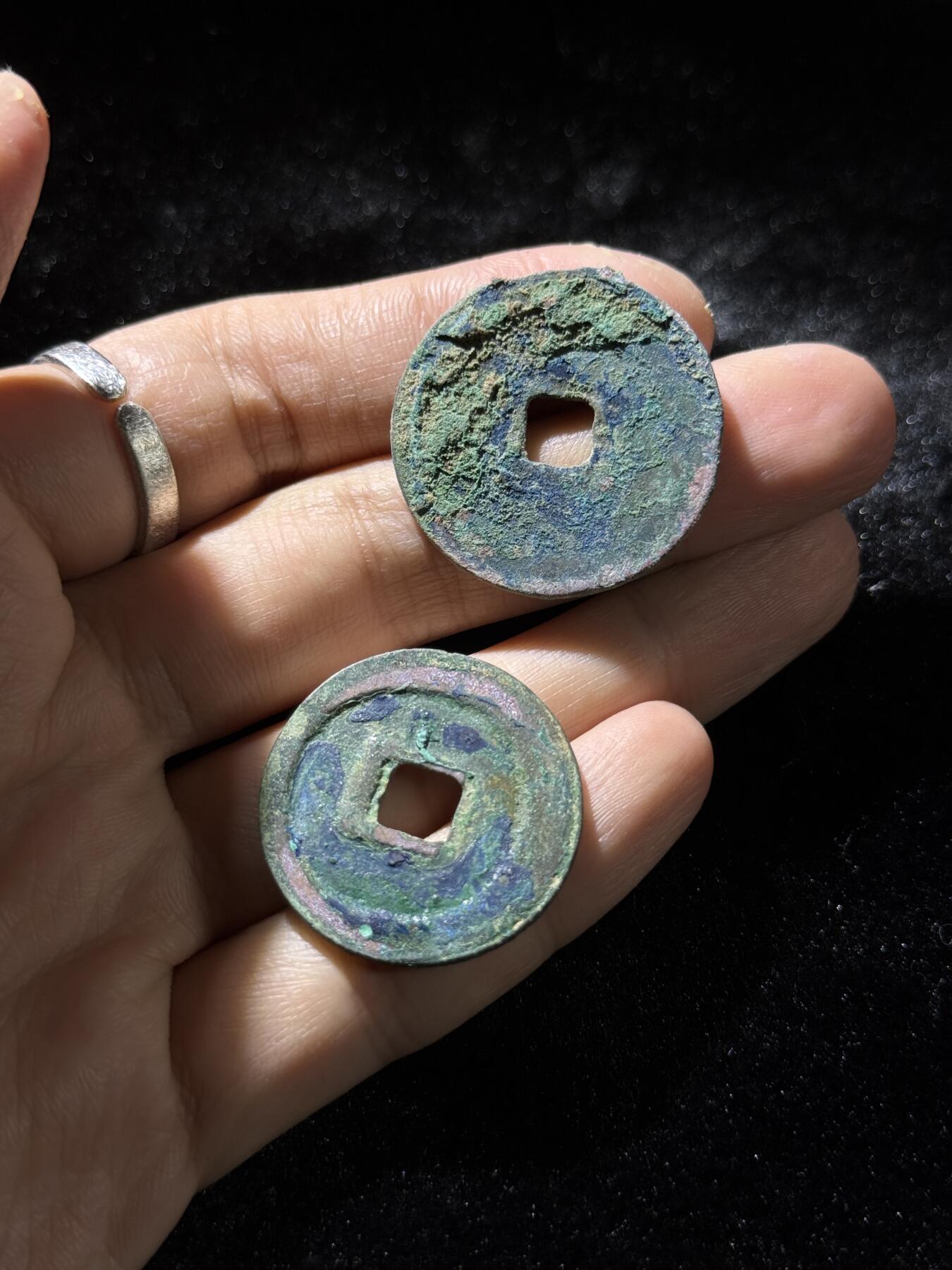 戎马世界章牌大赏，铜钱场 熙宁重宝折二与折三一组