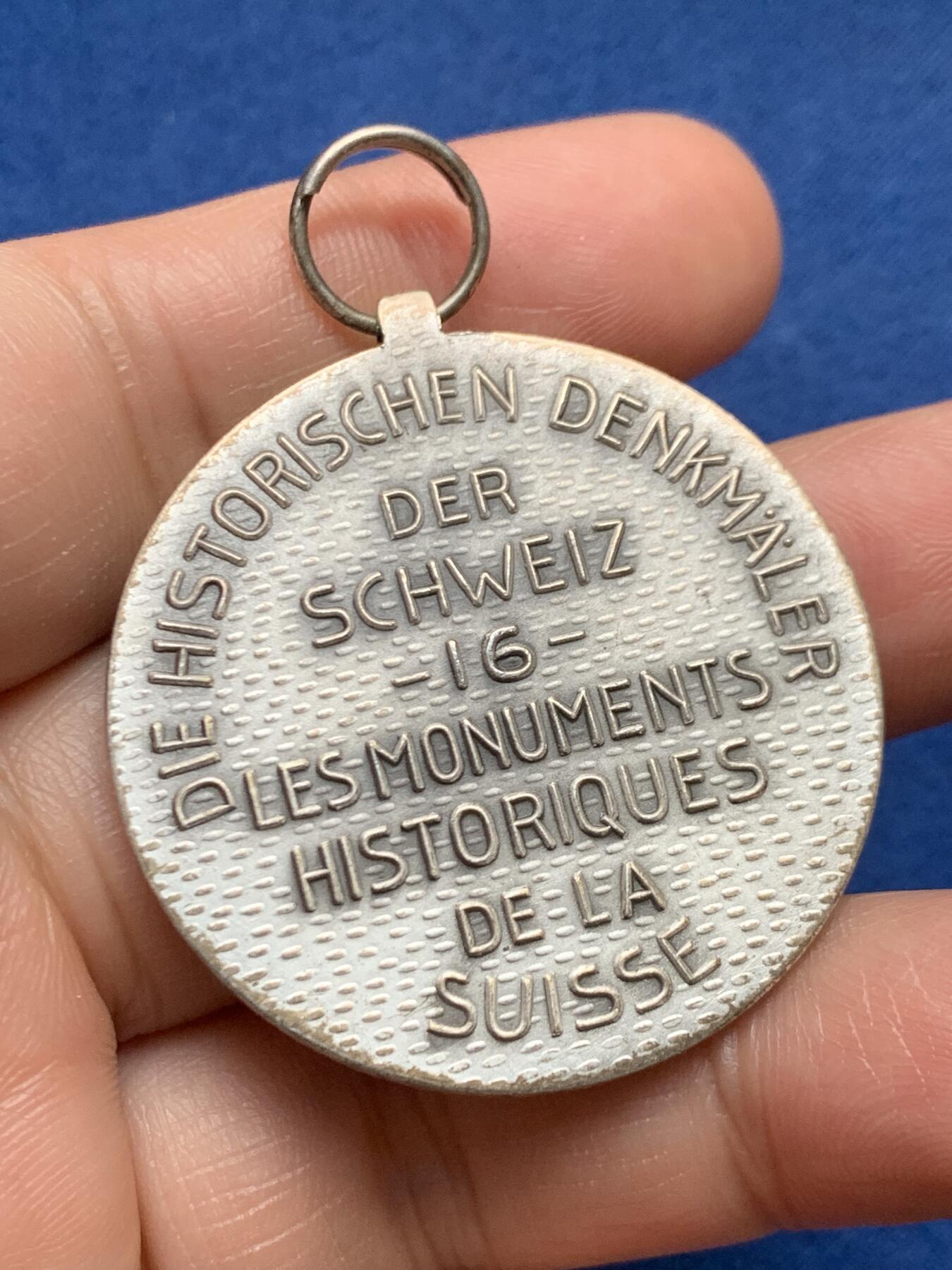 《竞宝斋》第472场 周日，周一，周二 3场连拍 （全场包邮）欢迎送拍 瑞士“游骑兵（Les Rangiers）”一战纪念碑纪念章，属于瑞士历史古迹系列（第16号），由雕刻师 DEKA 制作。29.5克，39.7mm。