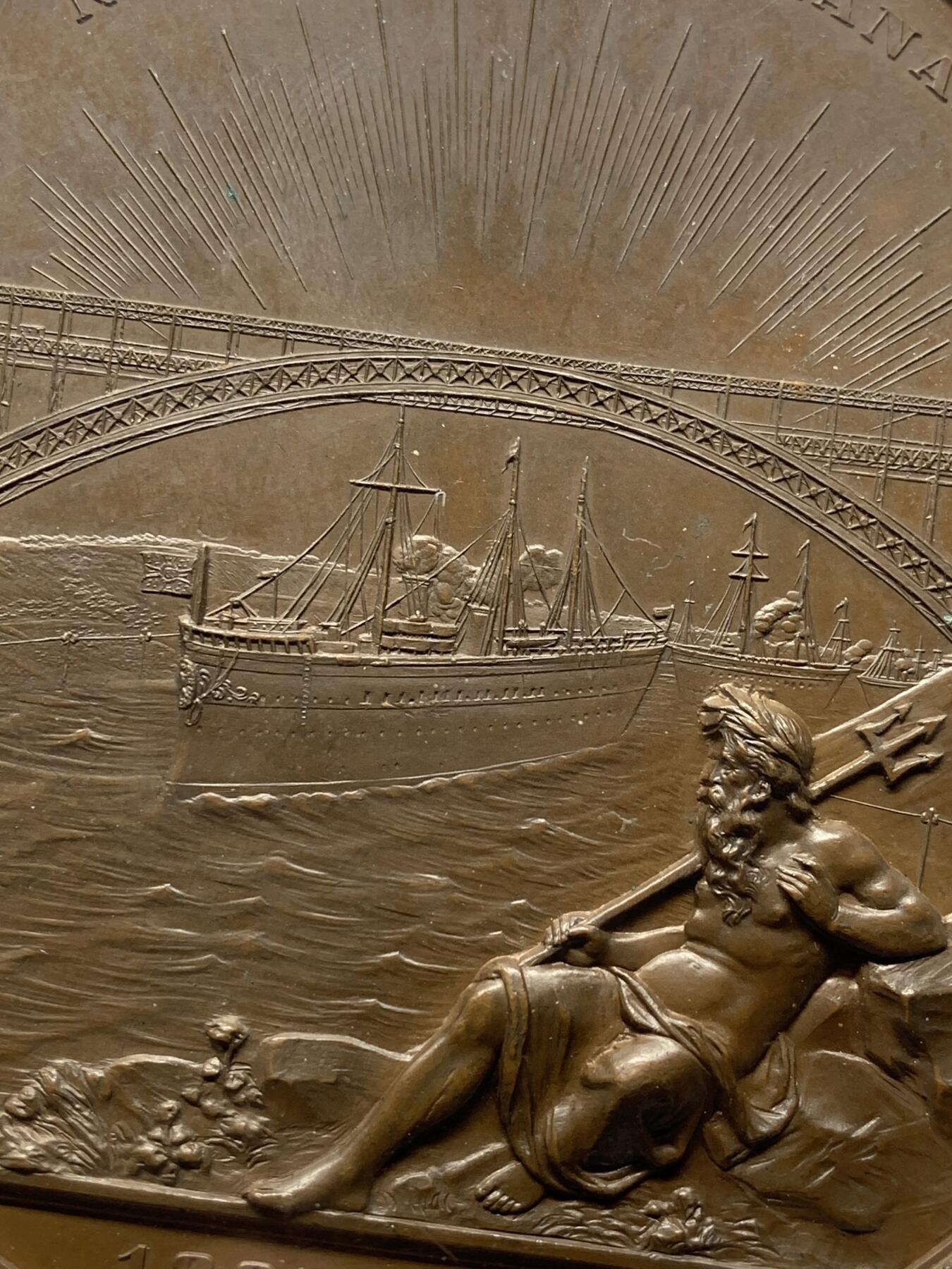 《竞宝斋》第472场 周日，周一，周二 3场连拍 （全场包邮）欢迎送拍 NGC SP63 法国1895年基尔运河开通纪念大铜章 稀缺 加厚巨大老盒 带比较图