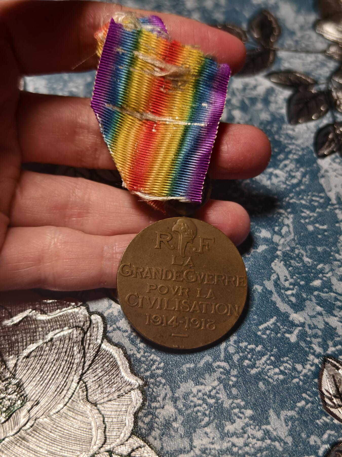 抚柳草堂-第十七期章牌钱币  奖章勋章限时免佣 满百包邮 放漏专场 法国一战胜利勋章（Inter-Allied Victory Medal, 1914–1918），也叫“为文明而战的伟大战争”纪念章   皮埃尔亚历山大·莫隆作品 法国著名章牌艺术家   