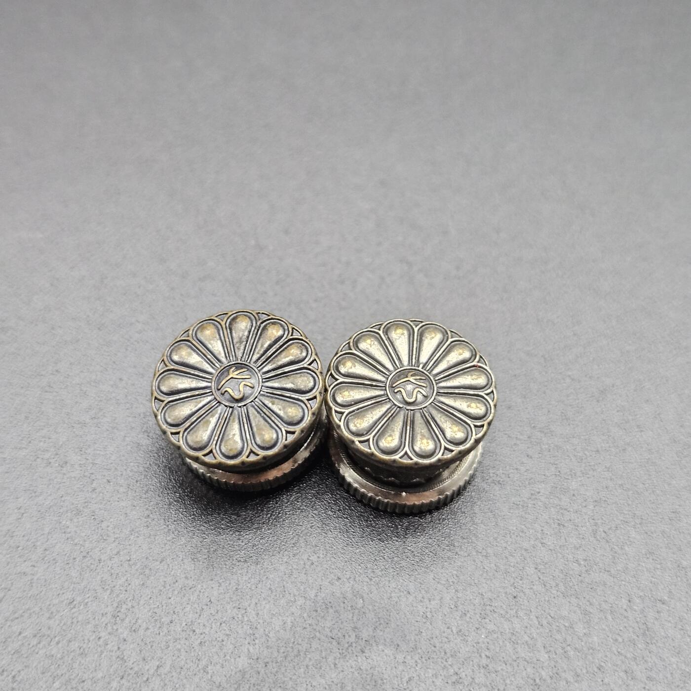 0元起拍勋章 第340期 咸鱼国勋章拍卖专场 3月22日（周日）下午6：00开始 日本实践伦理宏正会徽章两个