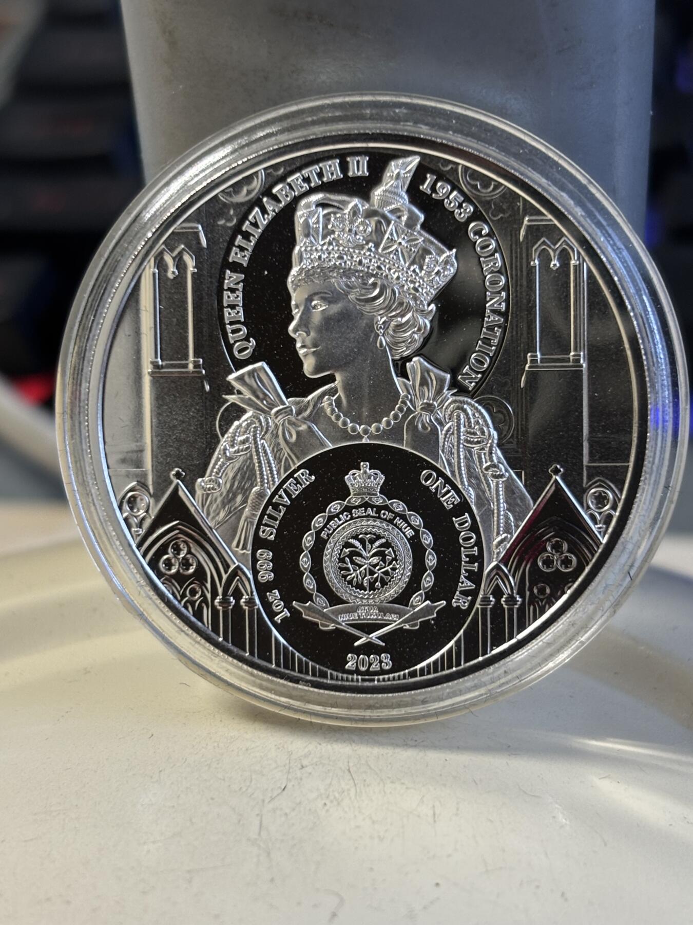 第194期拍卖 纽埃2023年查尔斯三世加冕礼1盎司精制纪念银币，999银，发行1500枚