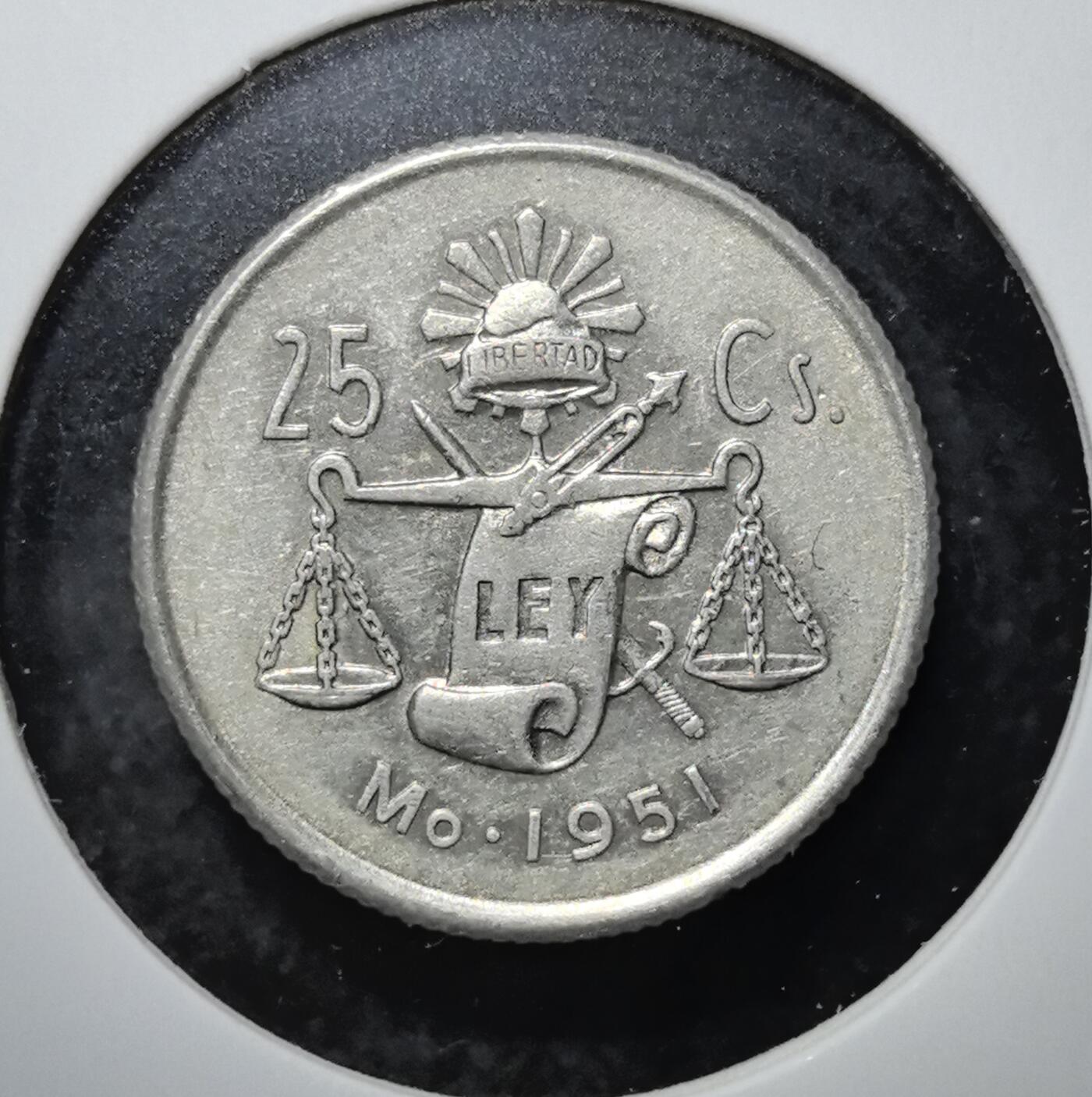 外国优质老铜币银币苏联纪念章，每周六晚九点倒数截拍，满百包邮可寄存，持续收拍 墨西哥1951年25分银币。正面为墨西哥国徽 “鹰蛇仙人掌”，背面是象征正义的天平与 “自由” 字样，见证墨西哥战后货币体系。