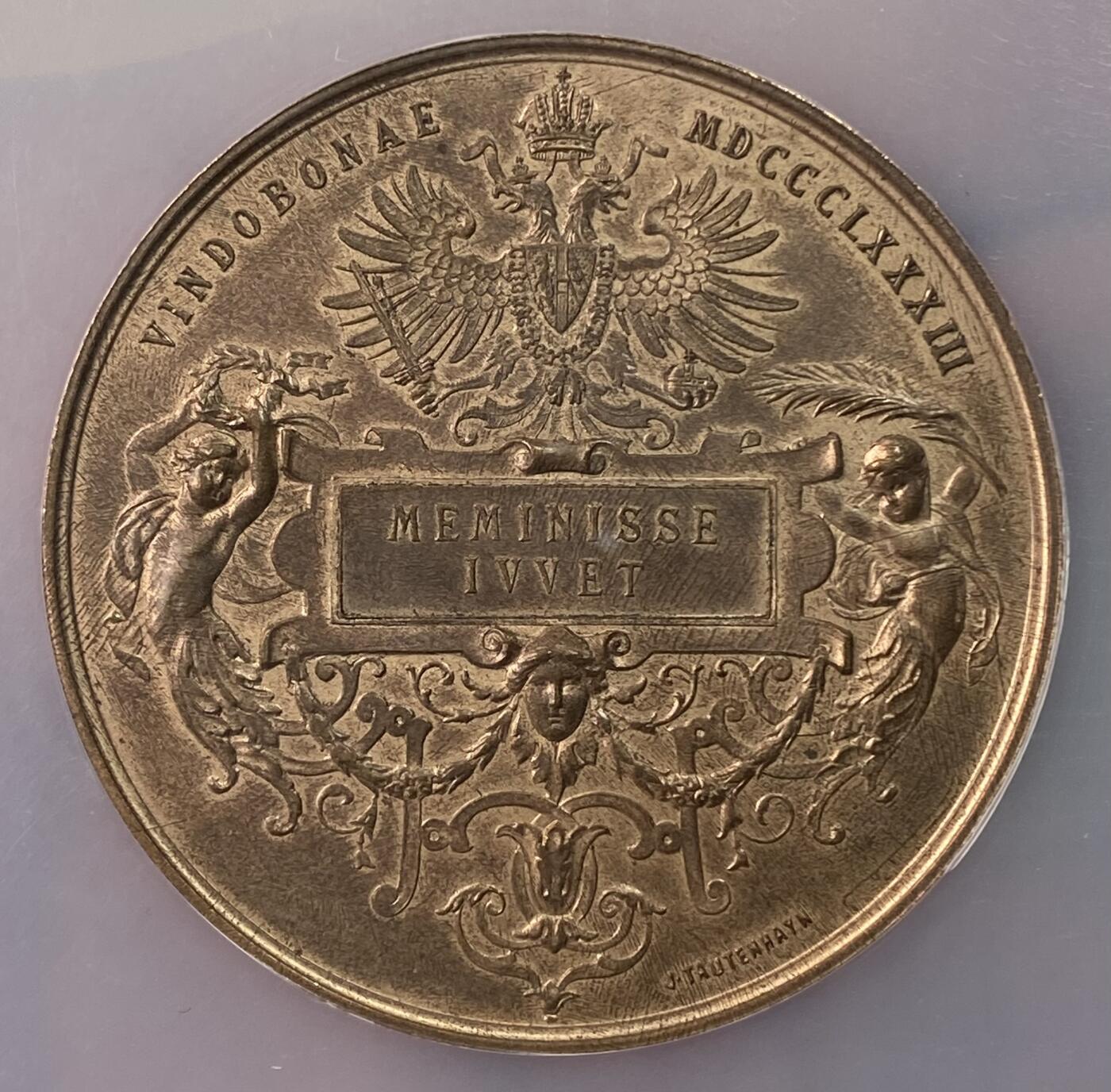 万国钱币拍卖第063期 NGC MS64RB 1883年奥地利维也纳图形艺术协会大铜章 创作中的三女神 古典艺术水平相当高的章牌设计 50MM