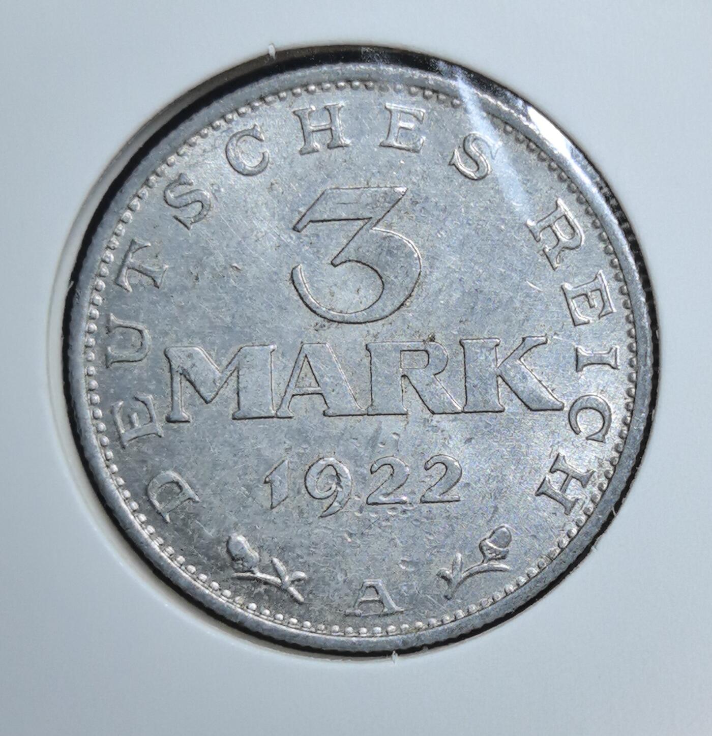 外国优质老铜币银币苏联纪念章，每周六晚九点倒数截拍，满百包邮可寄存，持续收拍 魏玛共和国1922年3马克，为纪念魏玛宪法颁布而发行，正面帝国鹰威严庄重，见证德国战后民主尝试，是魏玛时期钱币收藏的经典代表。