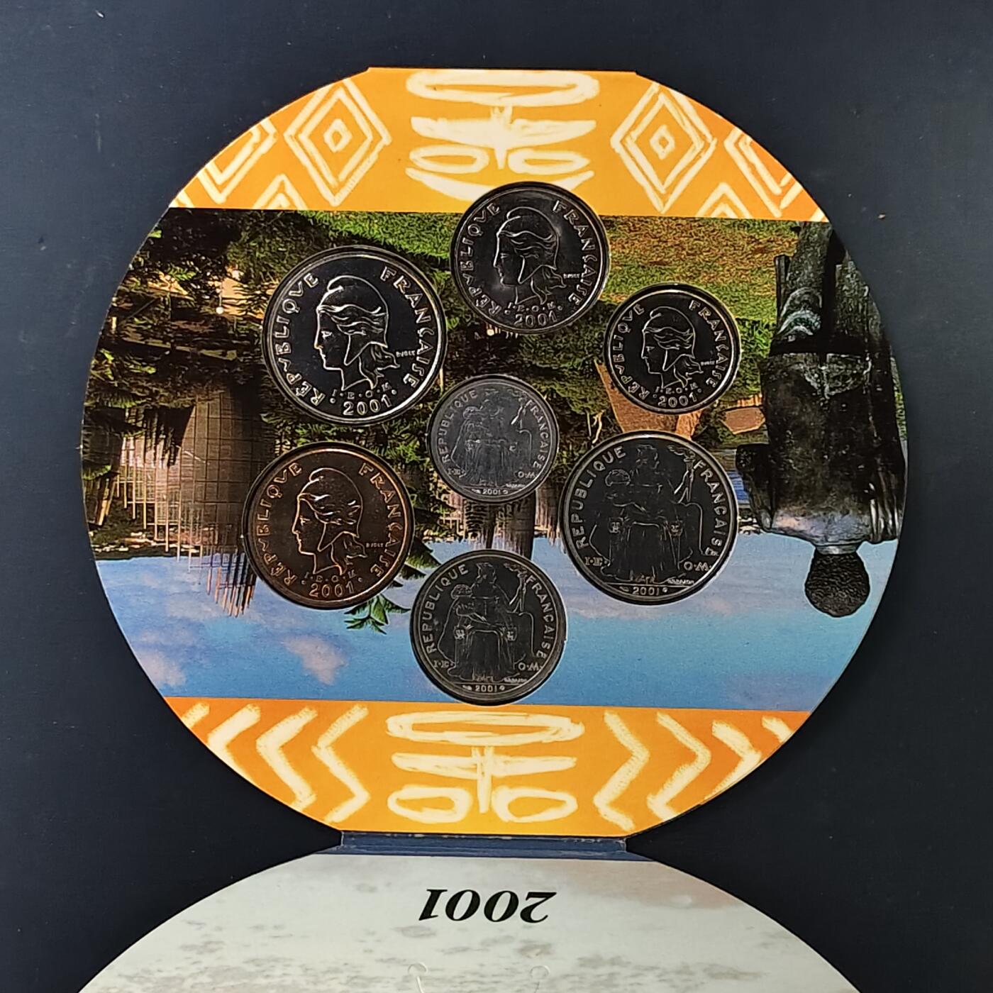 【全场包邮】纯粹捡漏拍513场 【稀少】法属新喀里多尼亚2001年官方封装套币-量3000