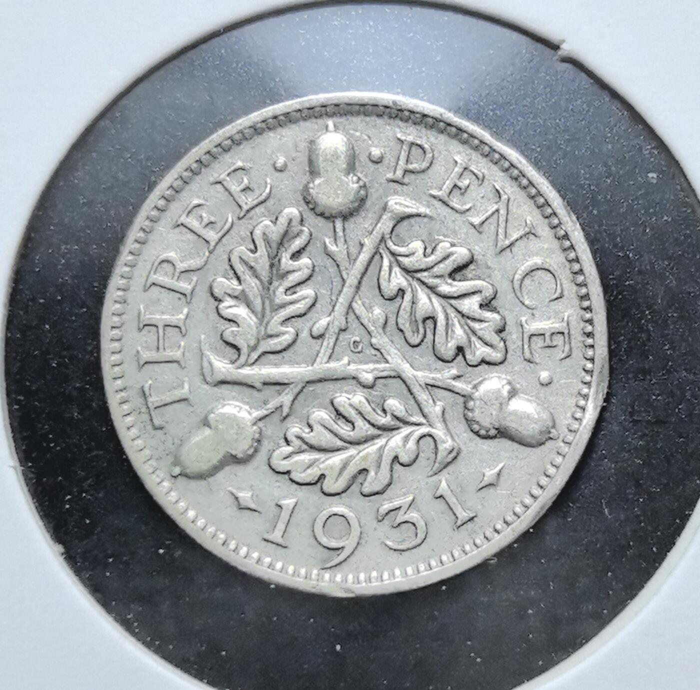 外国优质老铜币银币苏联纪念章，每周六晚九点倒数截拍，满百包邮可寄存，持续收拍 英国乔治五世1931年3 便士银币。正面为国王头像，背面是橡叶与橡果纹饰，见证英国战前货币体系，是英联邦传统小面值辅币的典型代表。