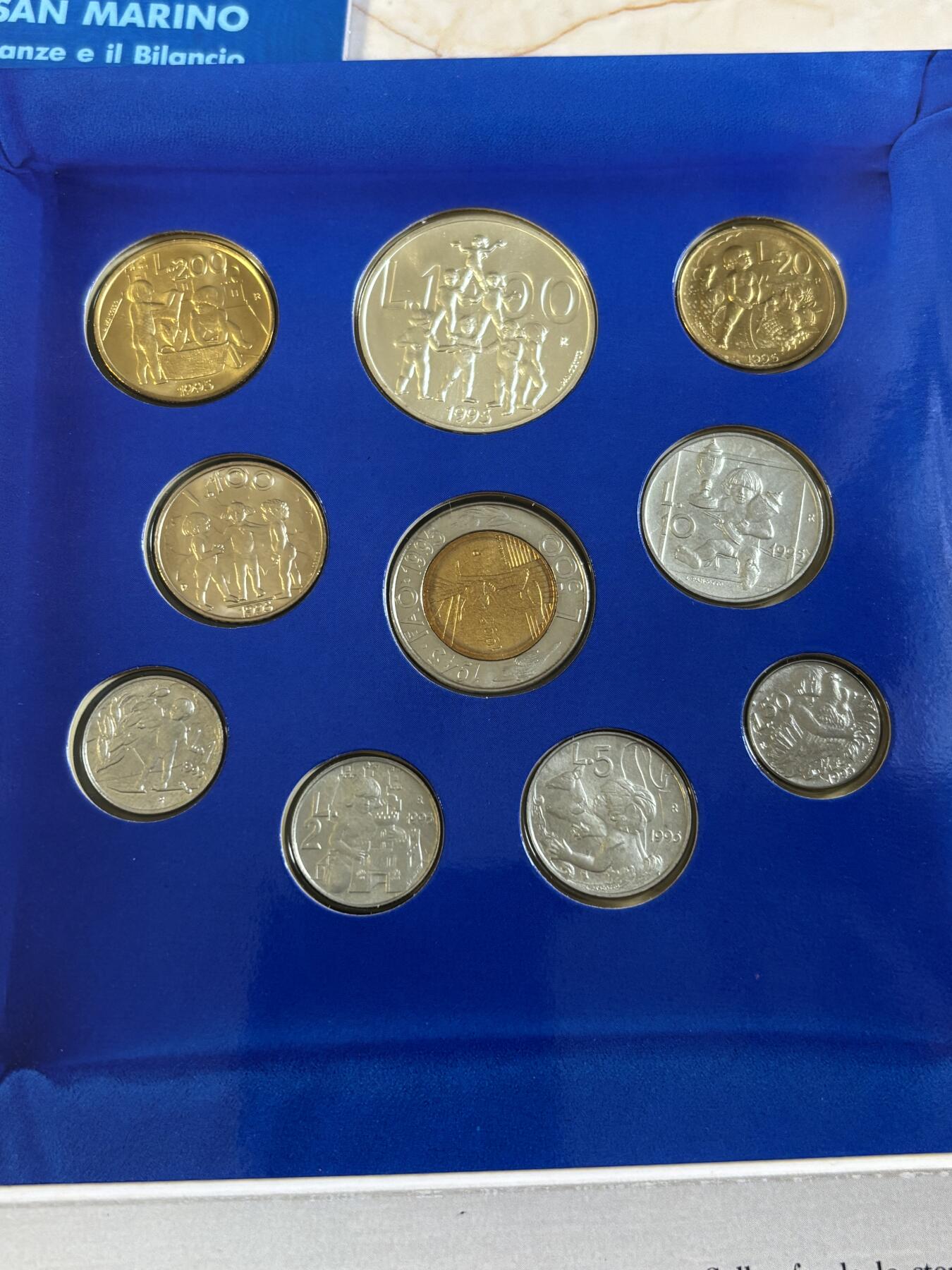 第194期拍卖 卡装圣马力诺1995年10枚纪念币套装花卉银币，835银，14.6克