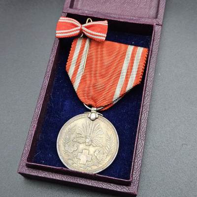 0元起拍勋章 第340期 咸鱼国勋章拍卖专场 3月22日（周日）下午6：00开始 - 早期赤十字社员章 银制带盒略